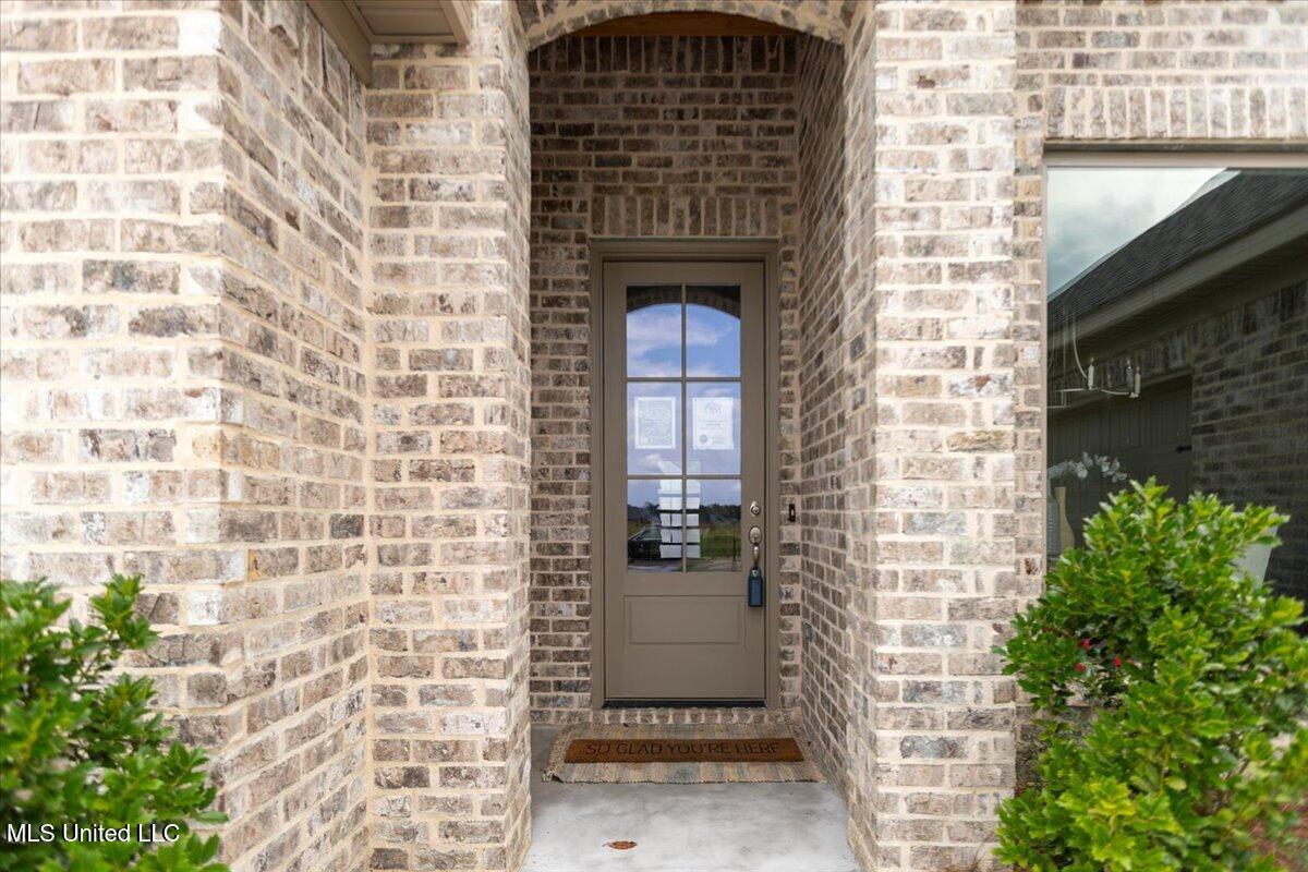 1016 Kensington Drive Property Photo 3