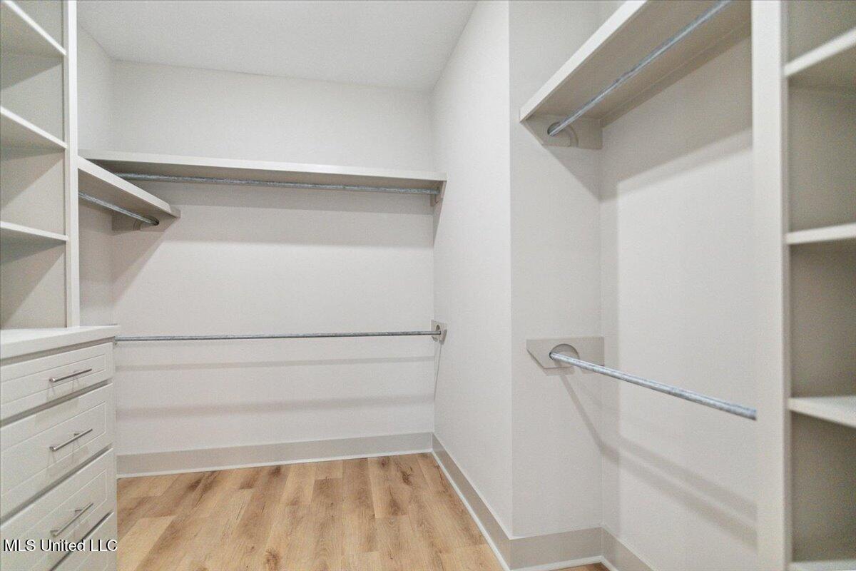 1016 Kensington Drive Property Photo 20