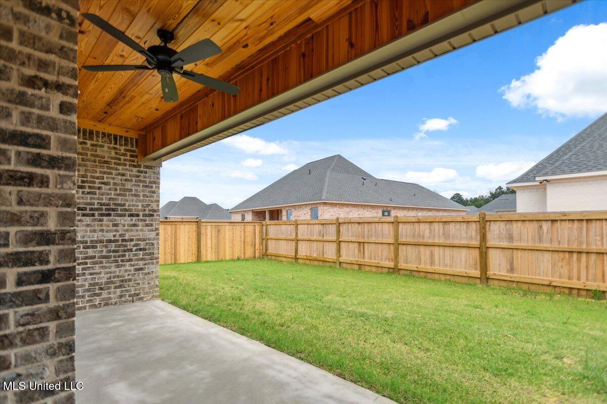 1016 Kensington Drive Property Photo 23