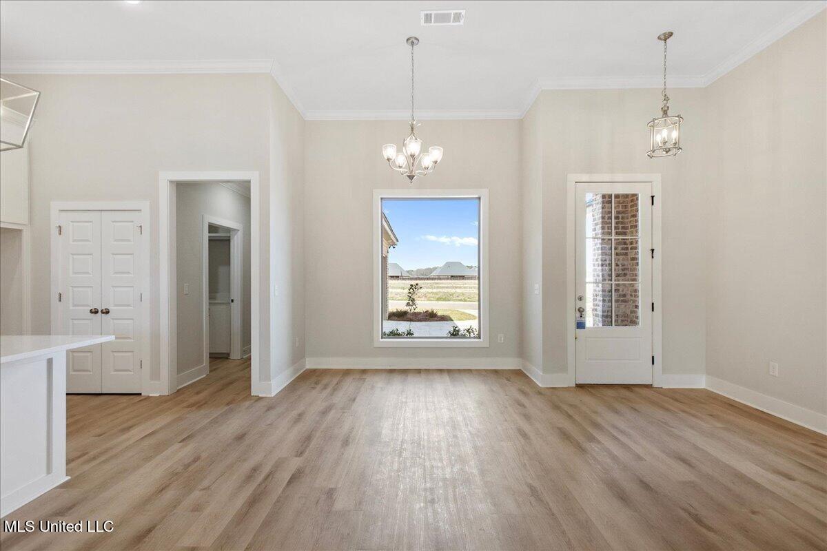 1012 Kensington Drive Property Photo 4