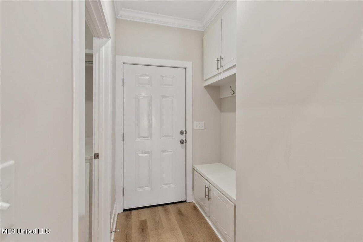 1012 Kensington Drive Property Photo 8