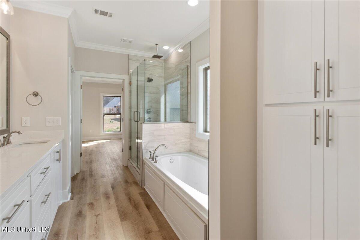 1012 Kensington Drive Property Photo 16