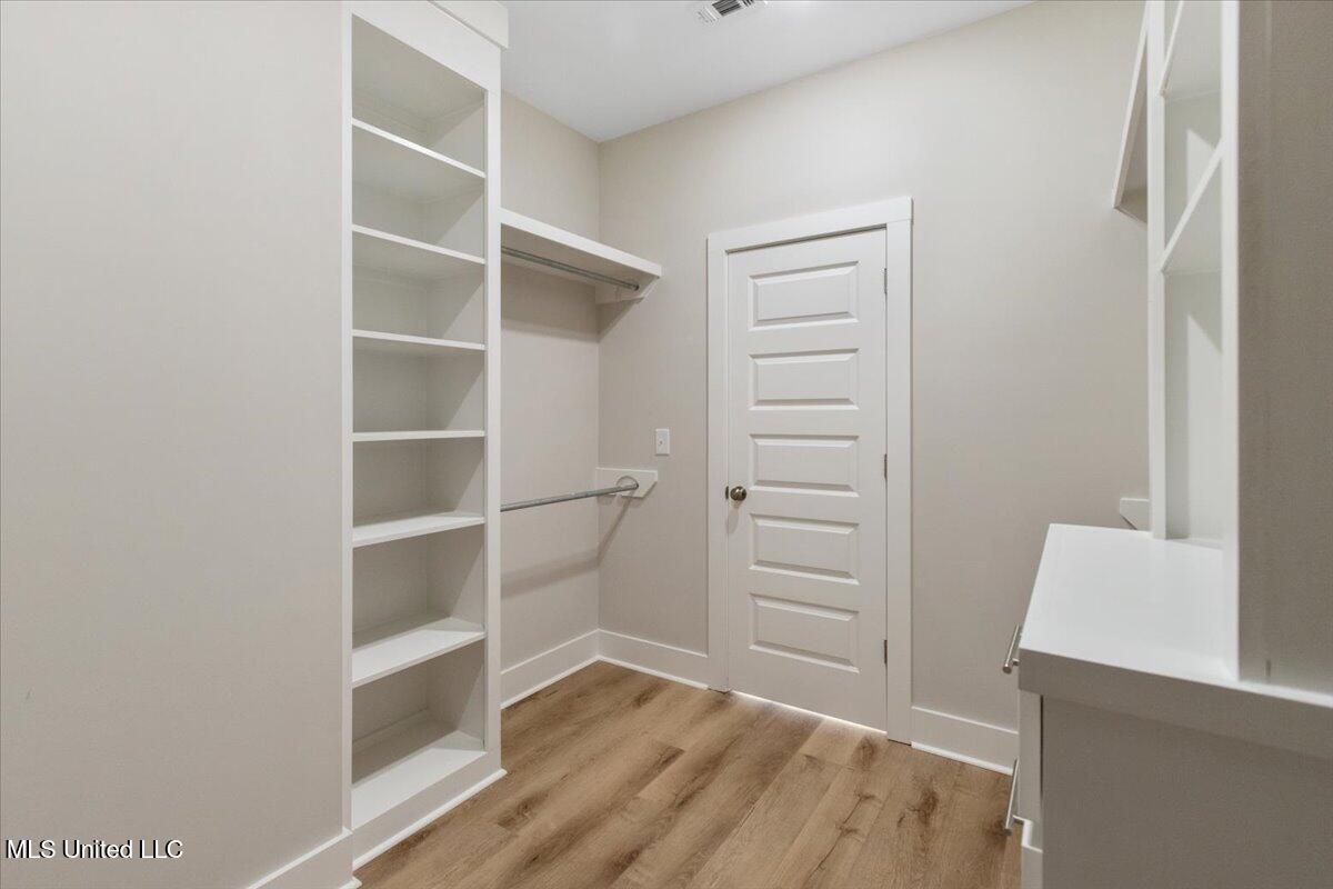 1012 Kensington Drive Property Photo 18