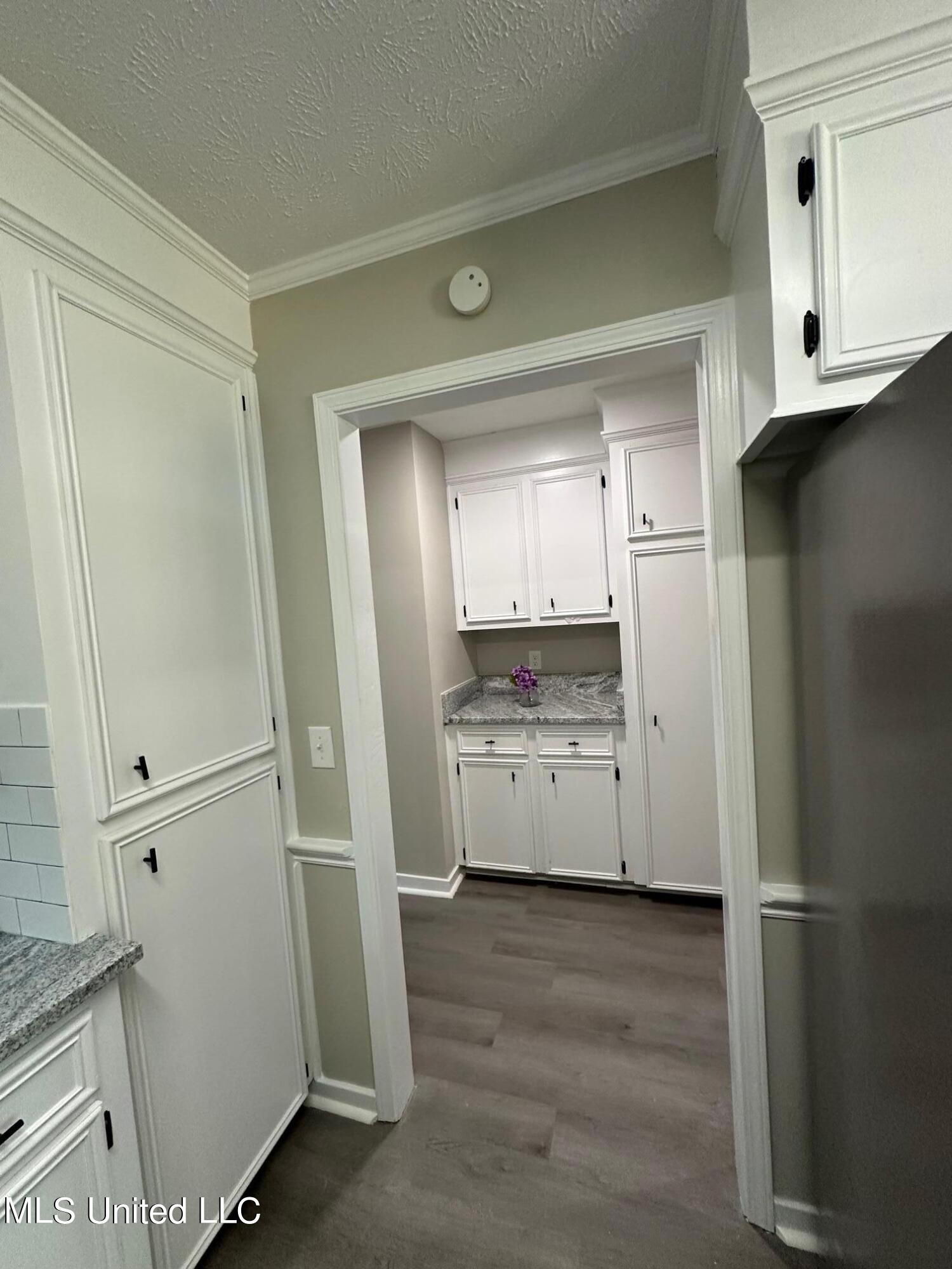 4714 Brookwood Pl. Property Photo 9