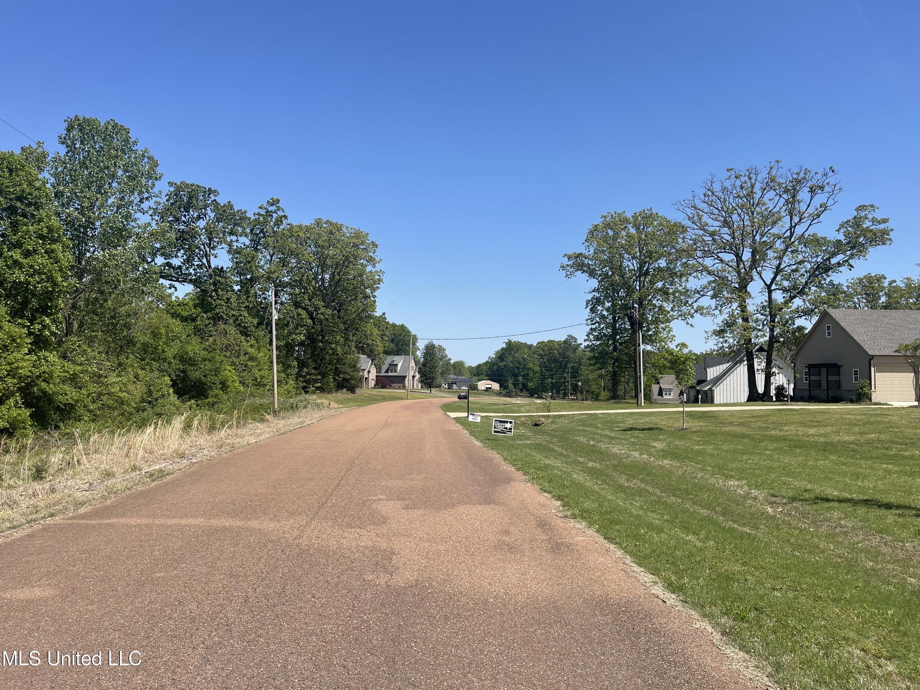 152 Oak Manor Drive Property Photo 4