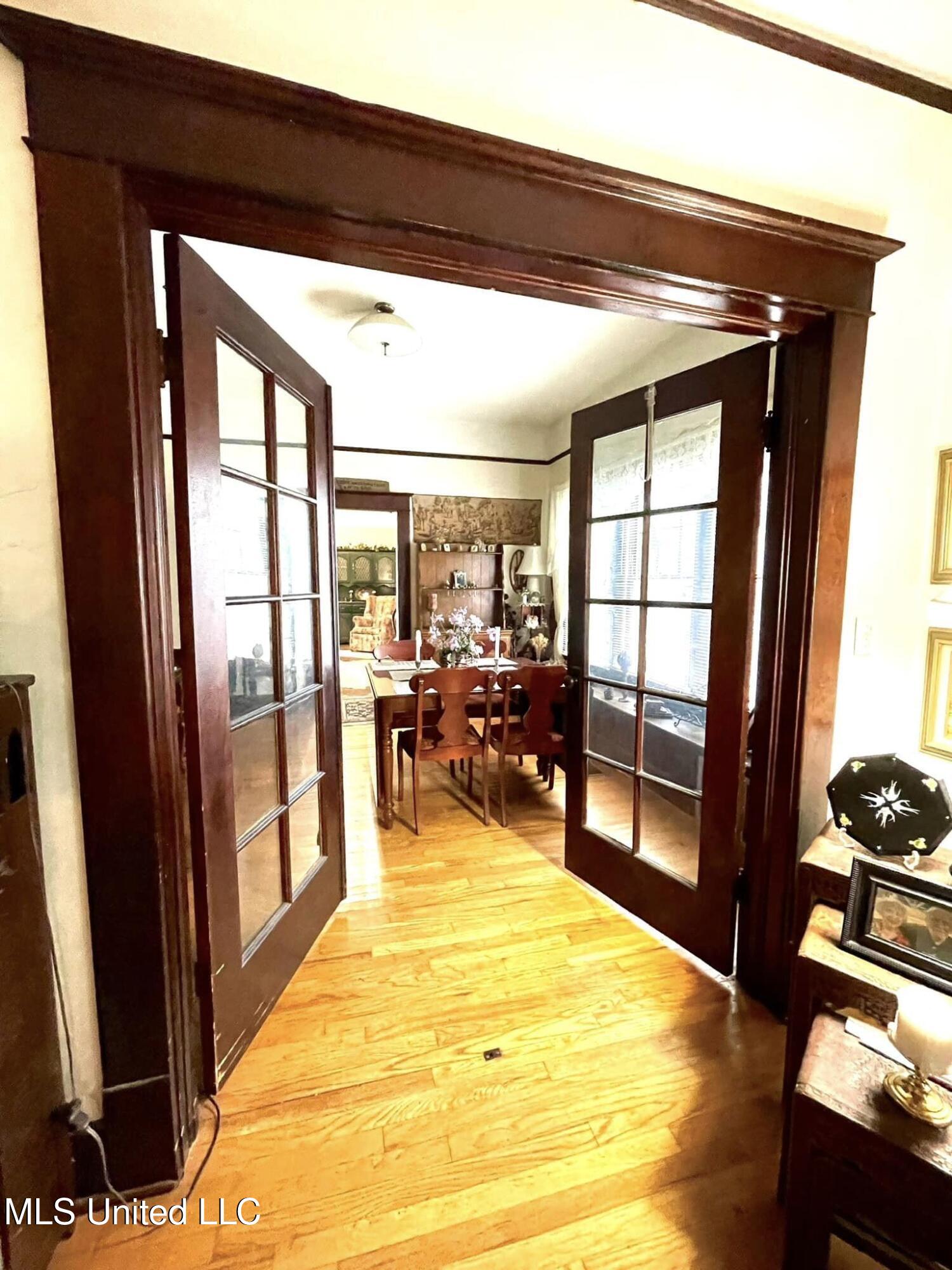 450 Carpenter Street Property Photo 8