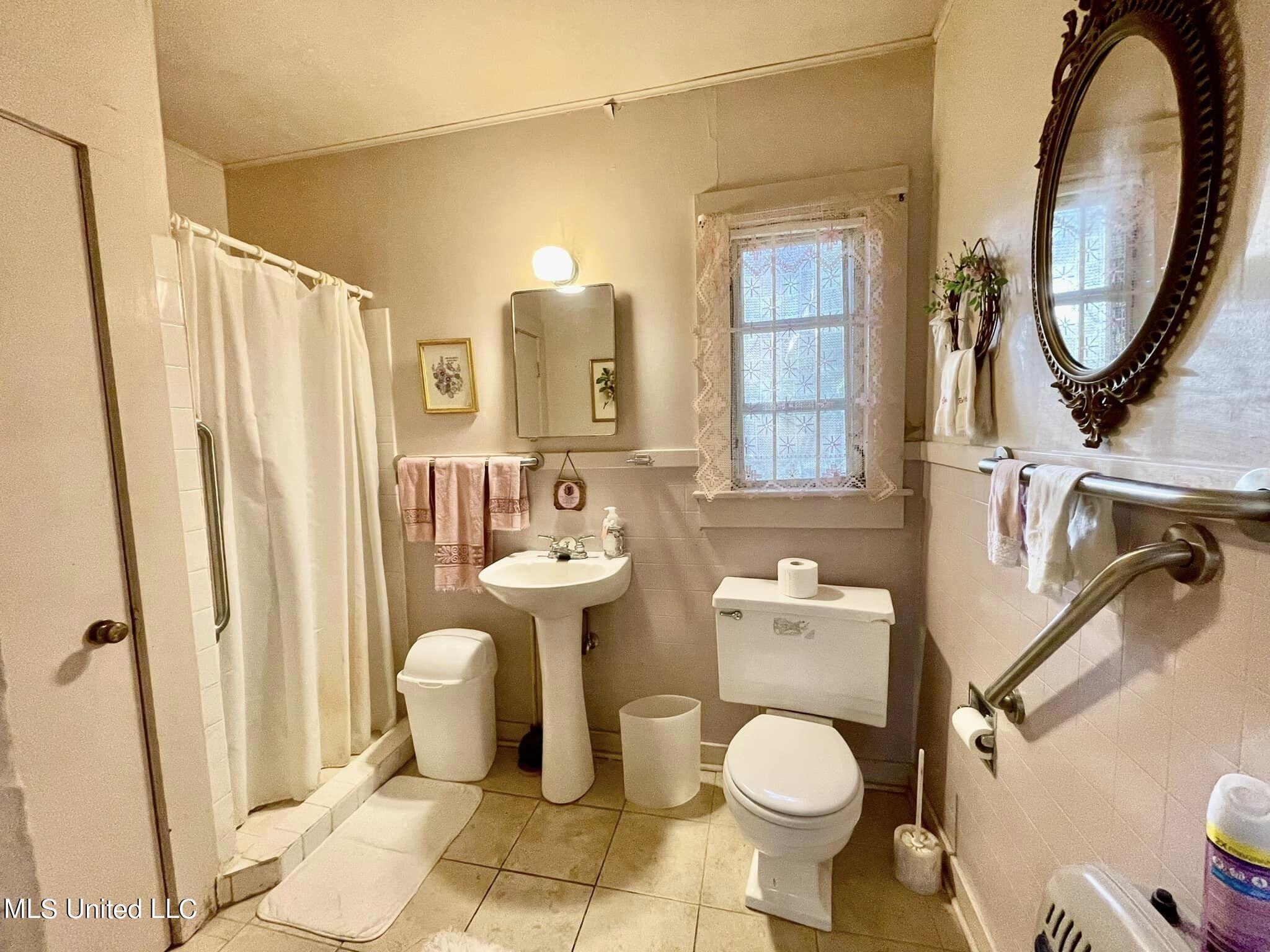 450 Carpenter Street Property Photo 12