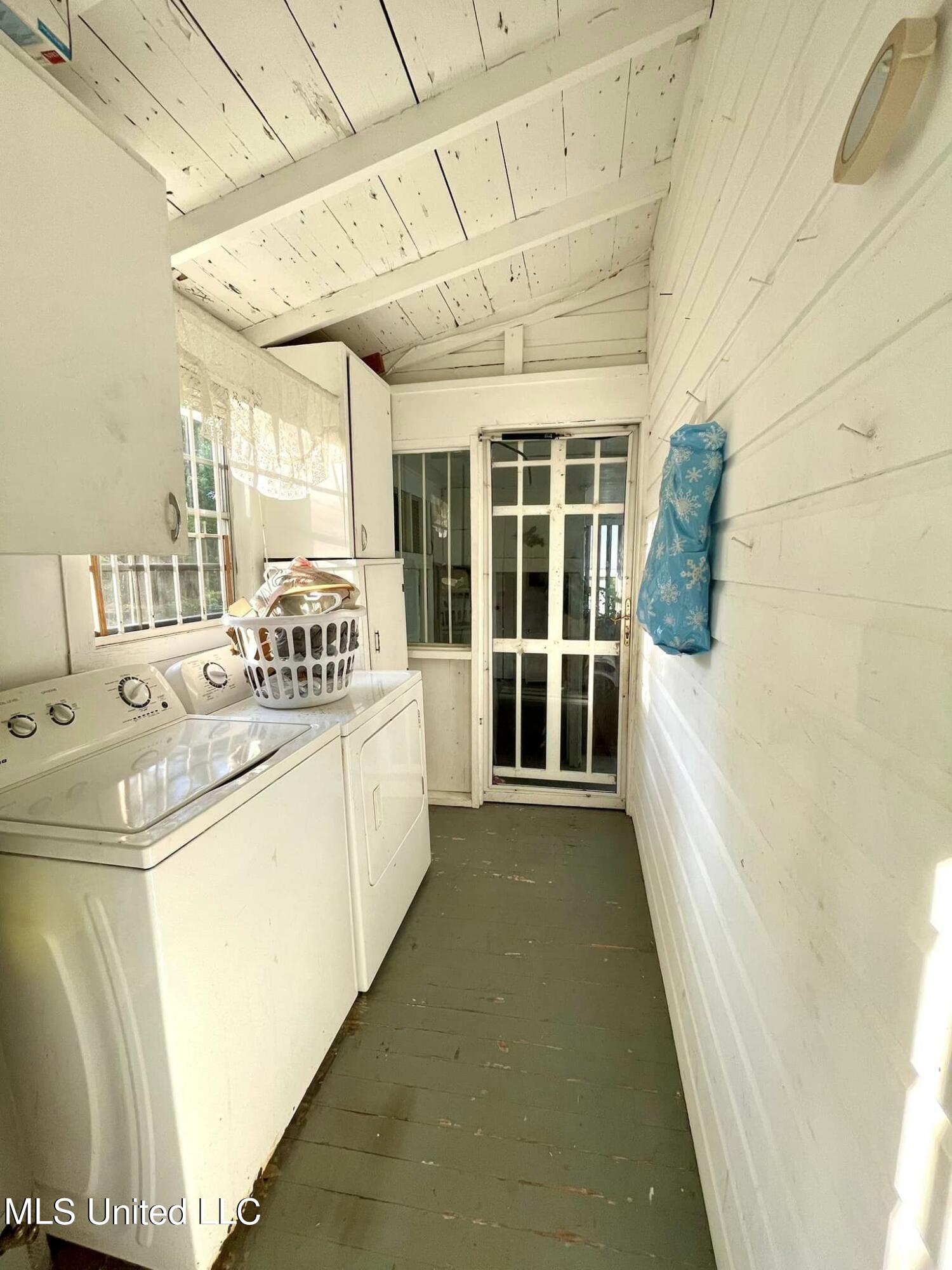 450 Carpenter Street Property Photo 14