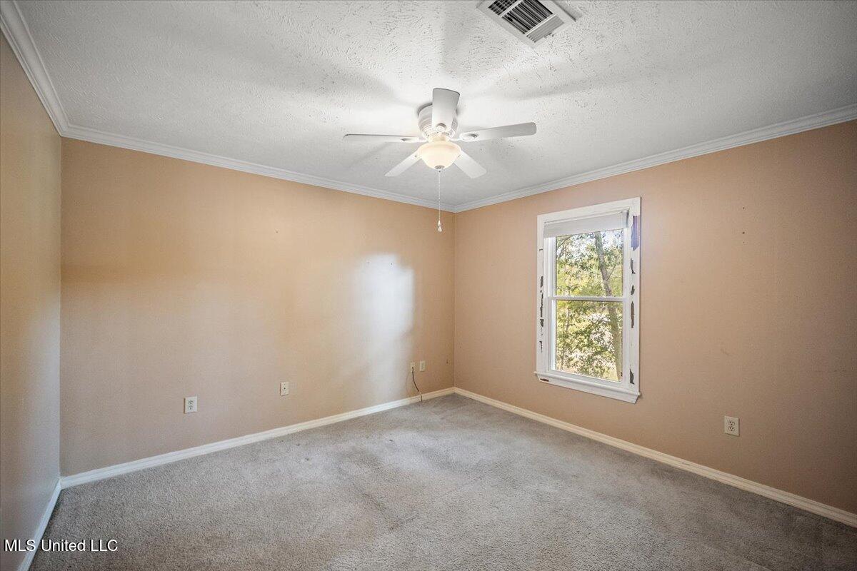 512 Dixton Drive Property Photo 7