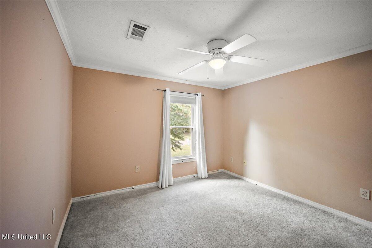 512 Dixton Drive Property Photo 9