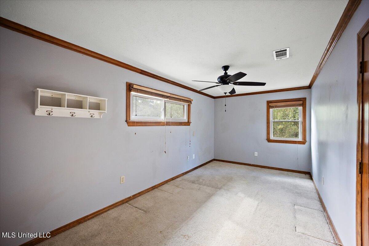 512 Dixton Drive Property Photo 10