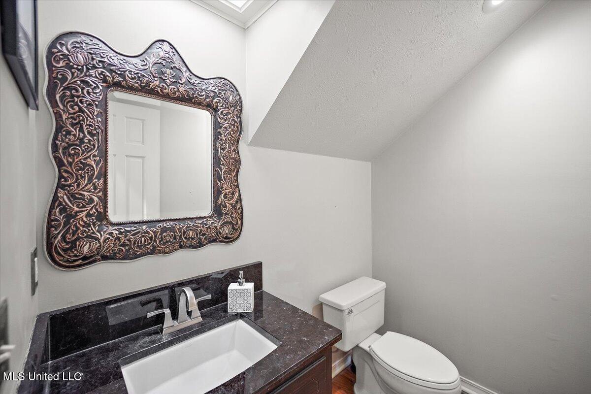 512 Dixton Drive Property Photo 11