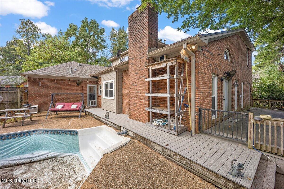 512 Dixton Drive Property Photo 16