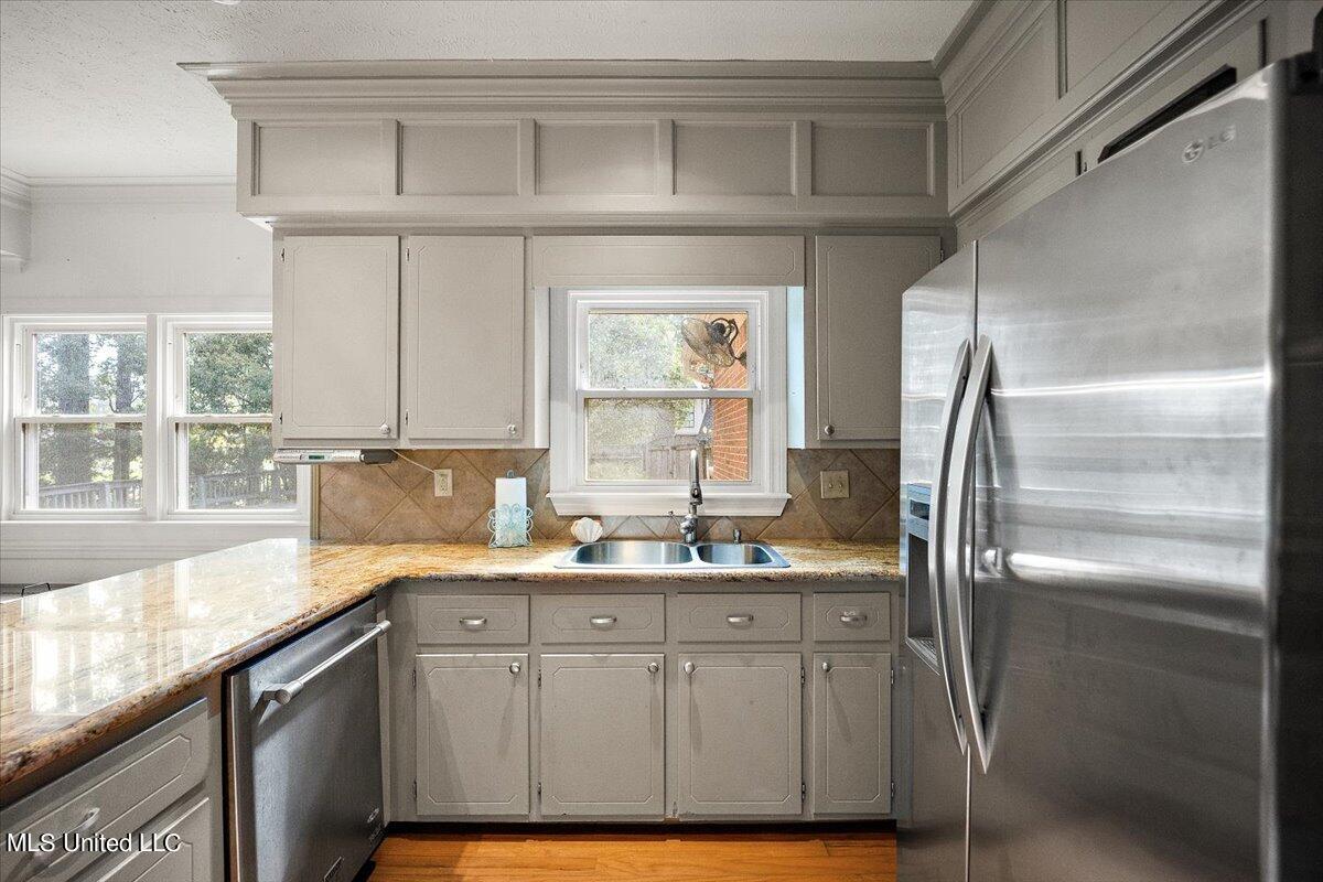 512 Dixton Drive Property Photo 35