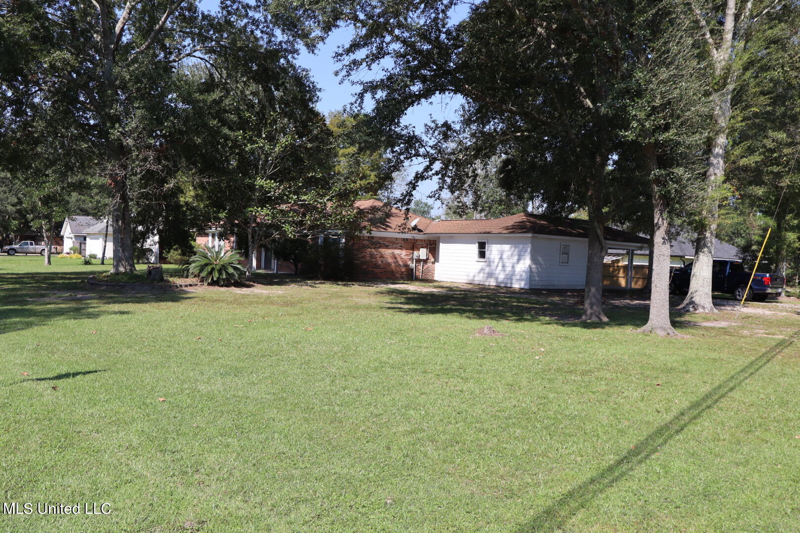 1716 Stillwater Drive Property Photo 3