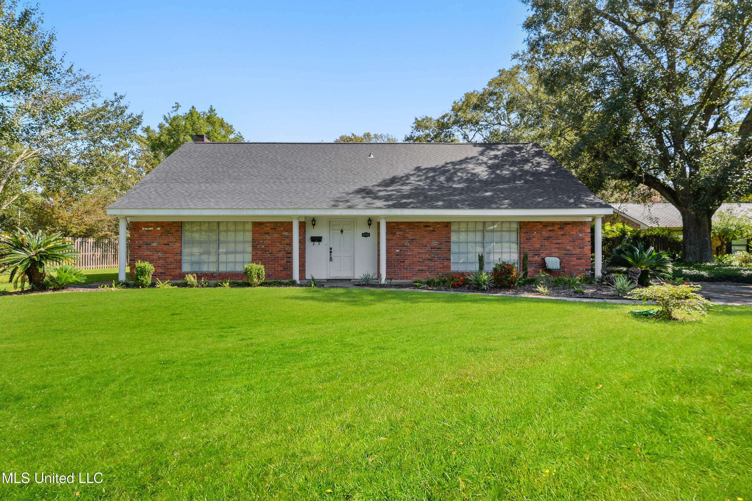 1710 Bates Street Property Photo 1