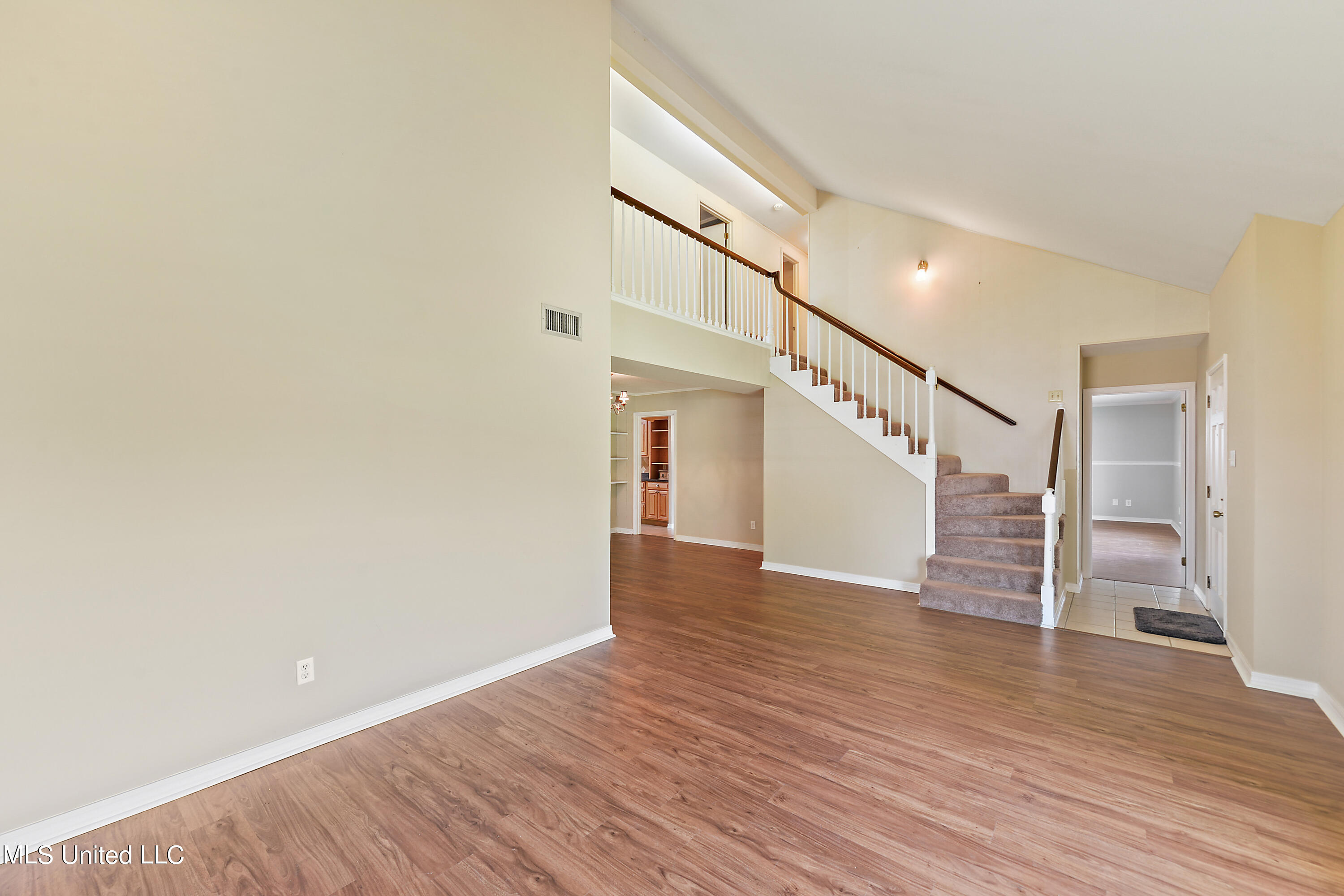 1710 Bates Street Property Photo 4
