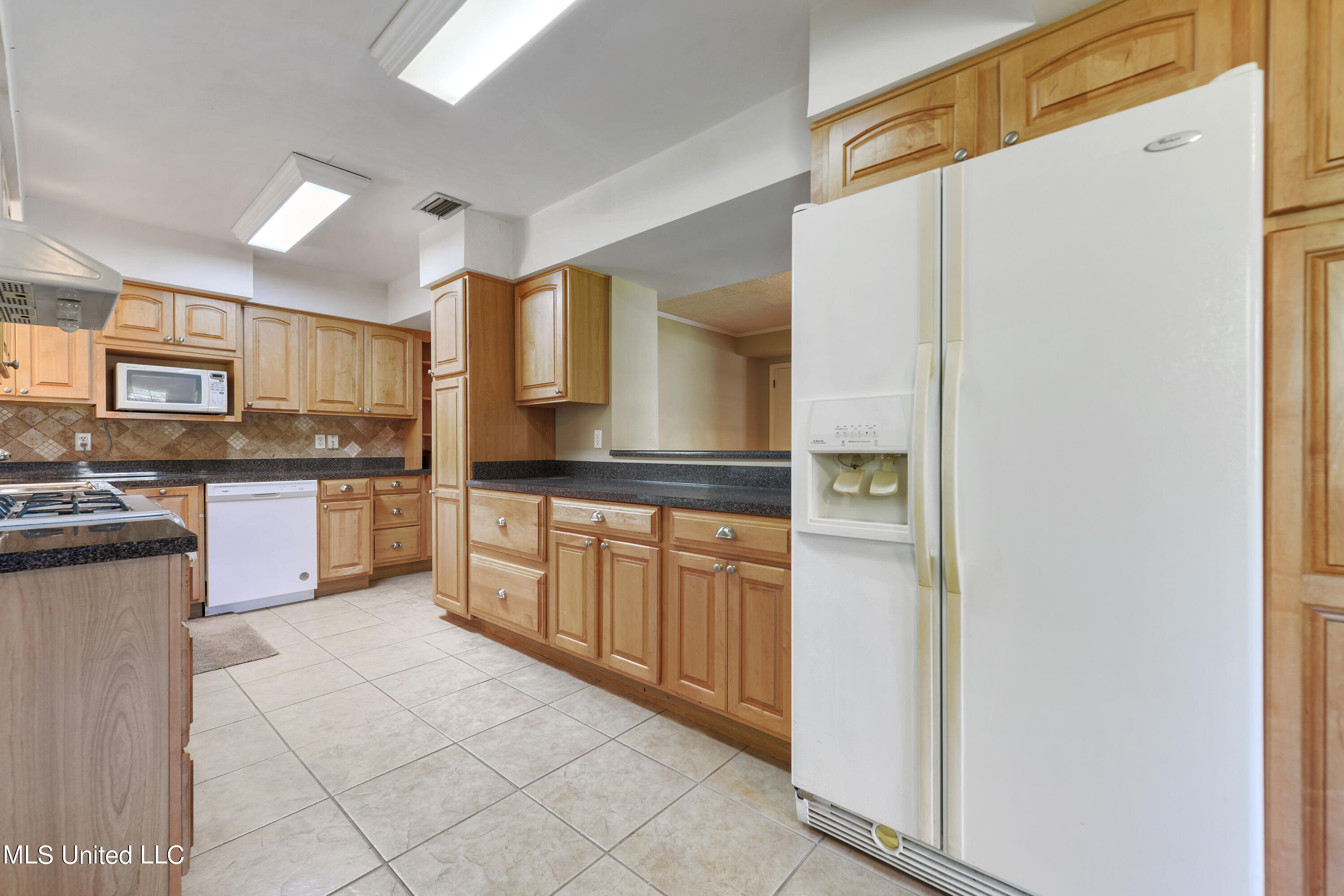 1710 Bates Street Property Photo 12
