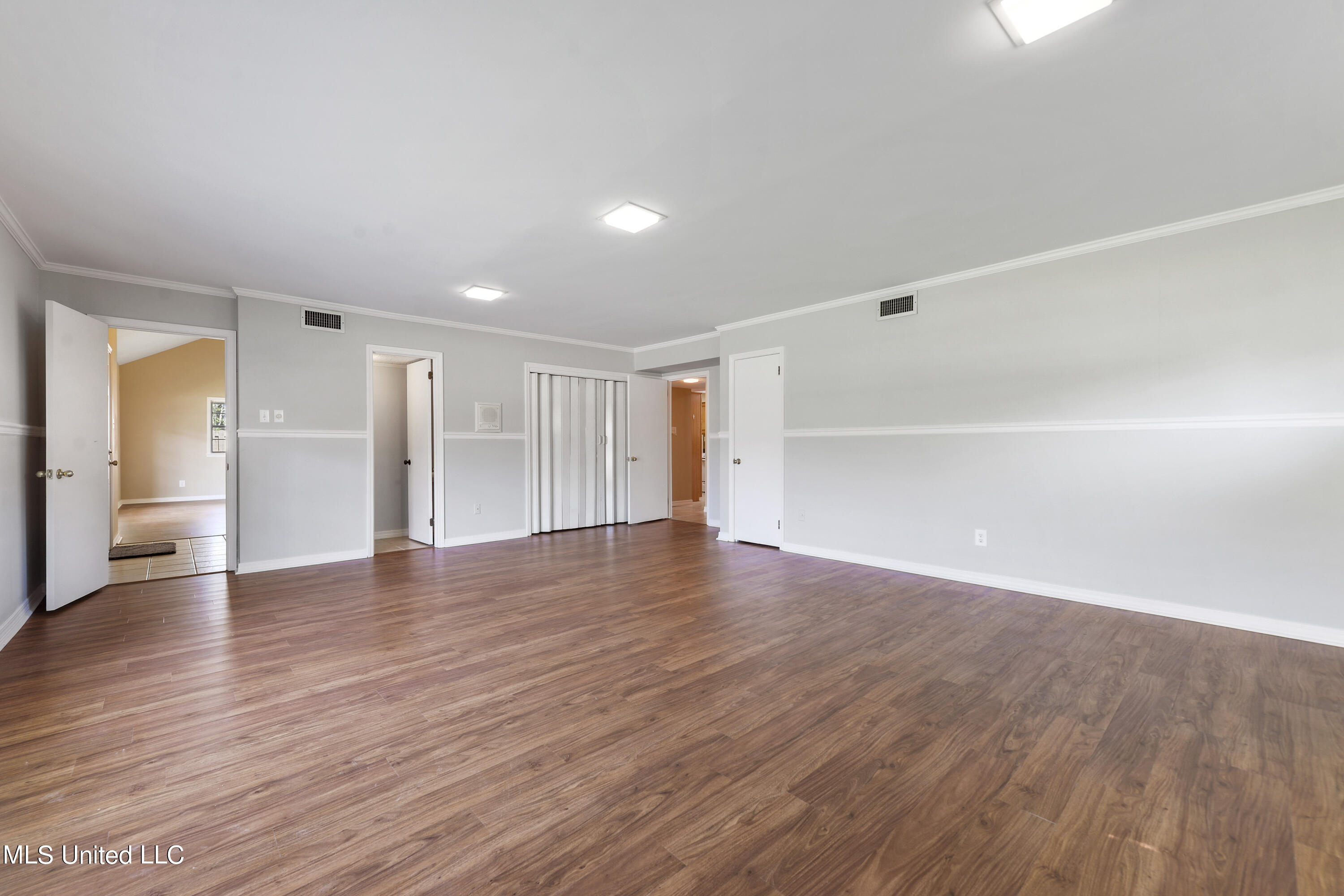 1710 Bates Street Property Photo 15