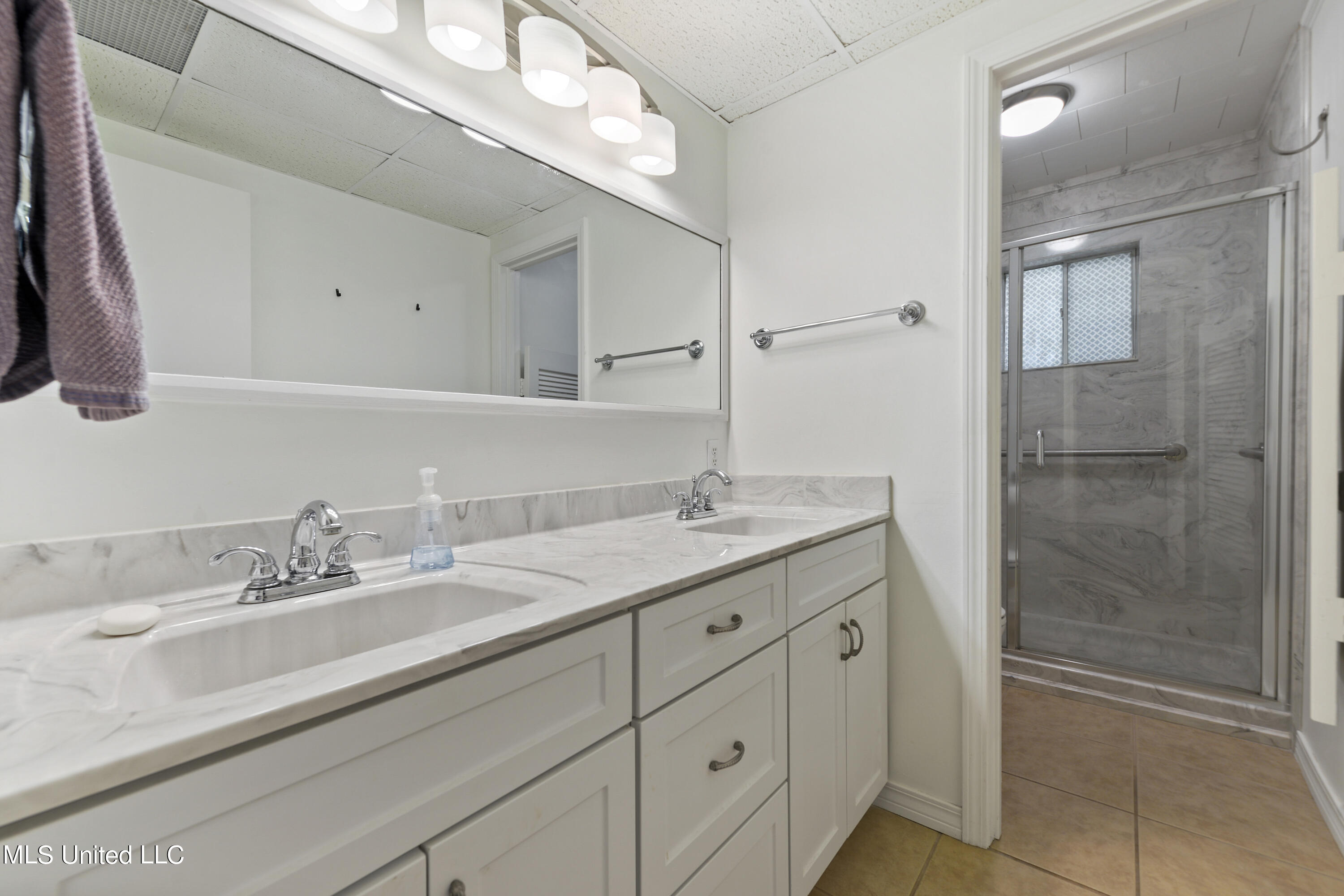 1710 Bates Street Property Photo 19