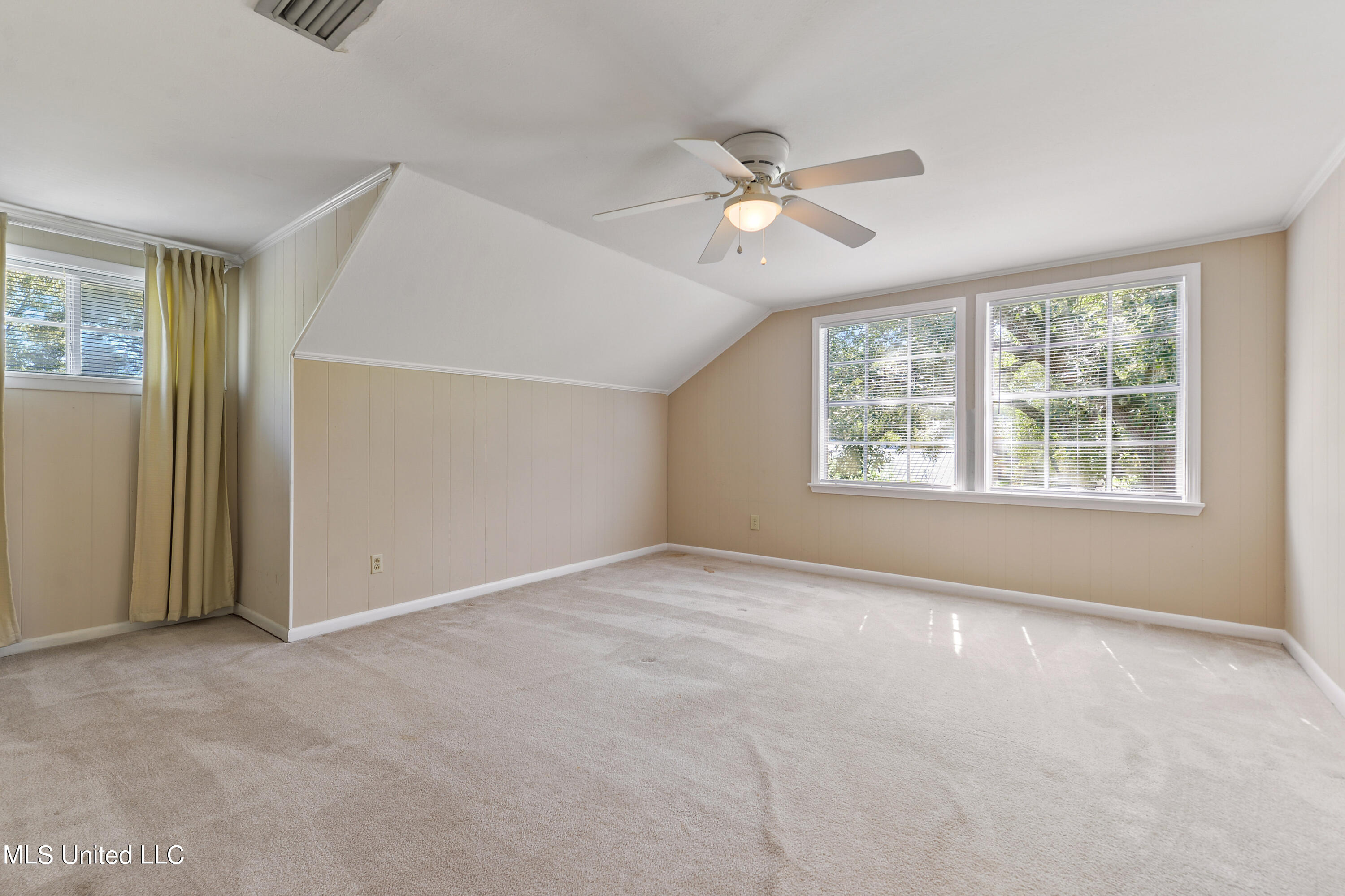 1710 Bates Street Property Photo 25
