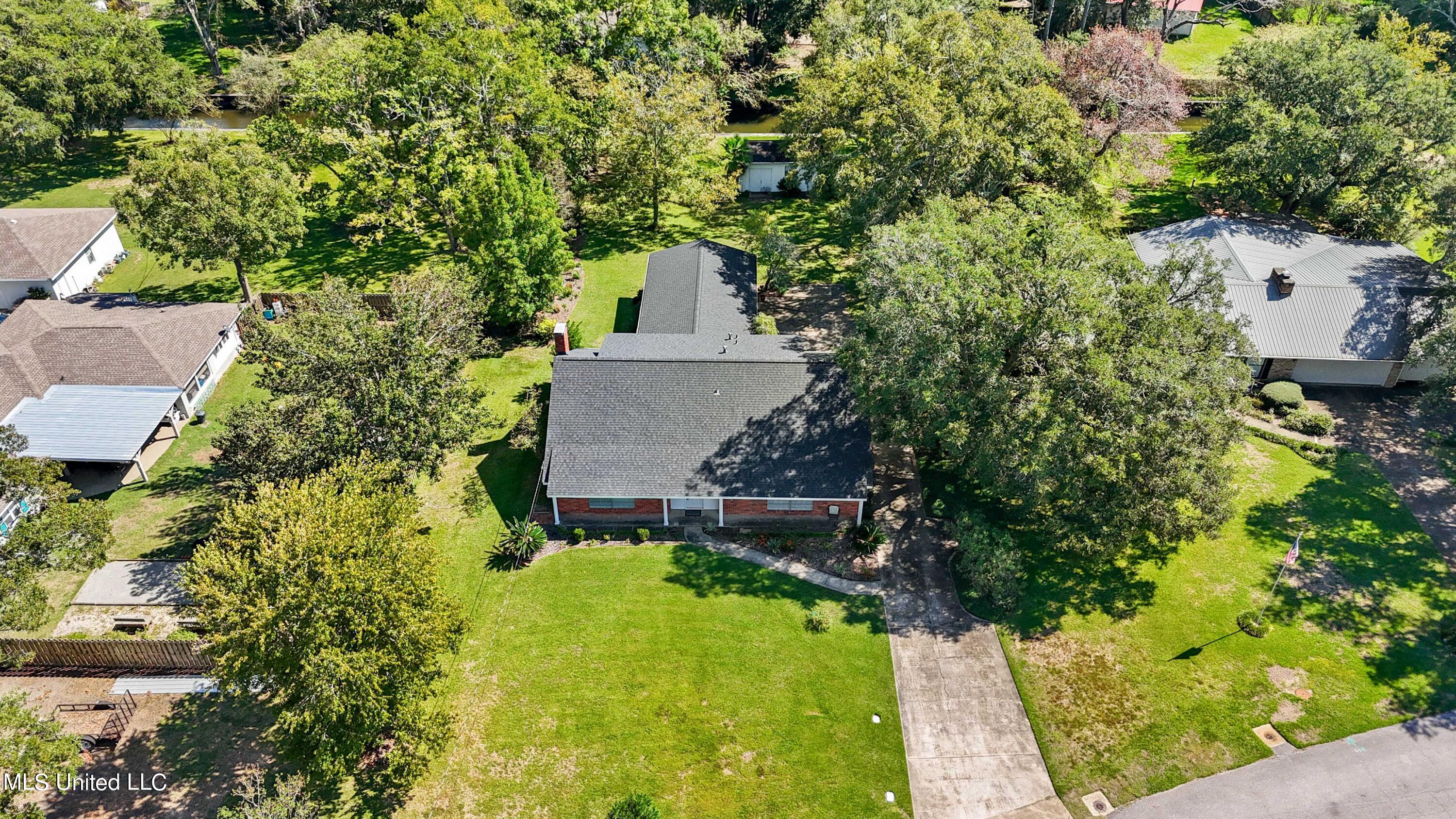 1710 Bates Street Property Photo 31