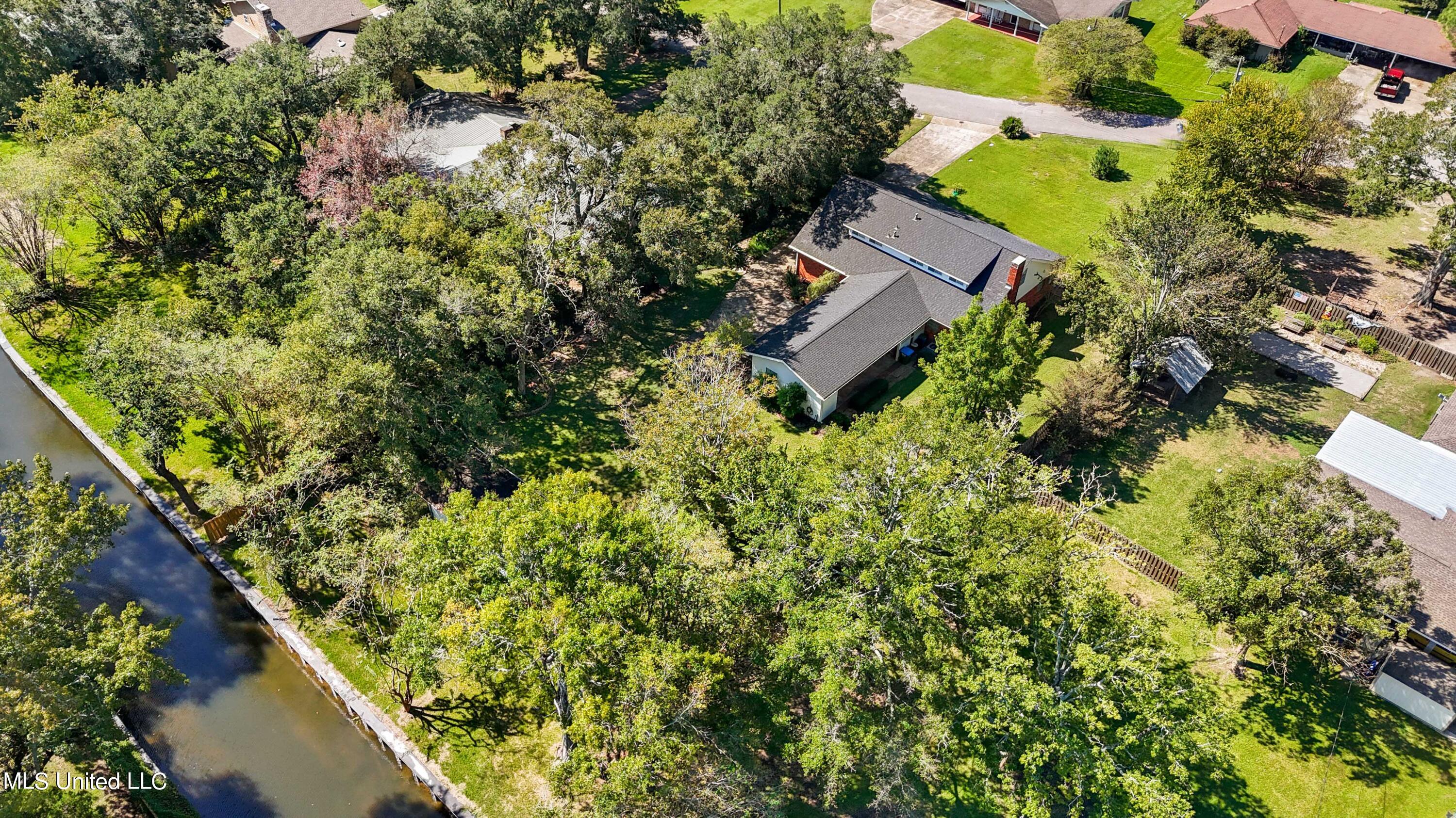 1710 Bates Street Property Photo 34
