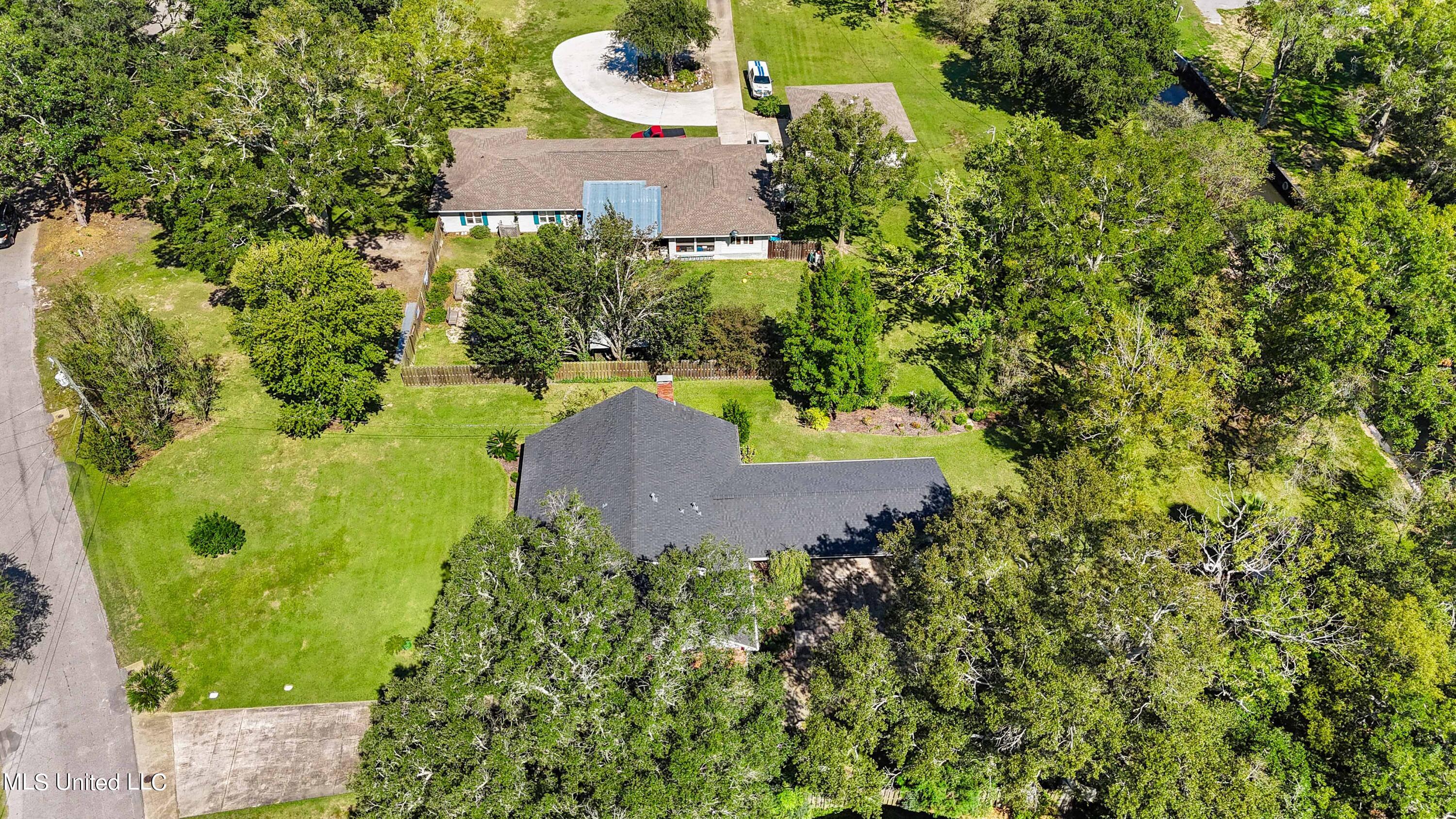 1710 Bates Street Property Photo 37