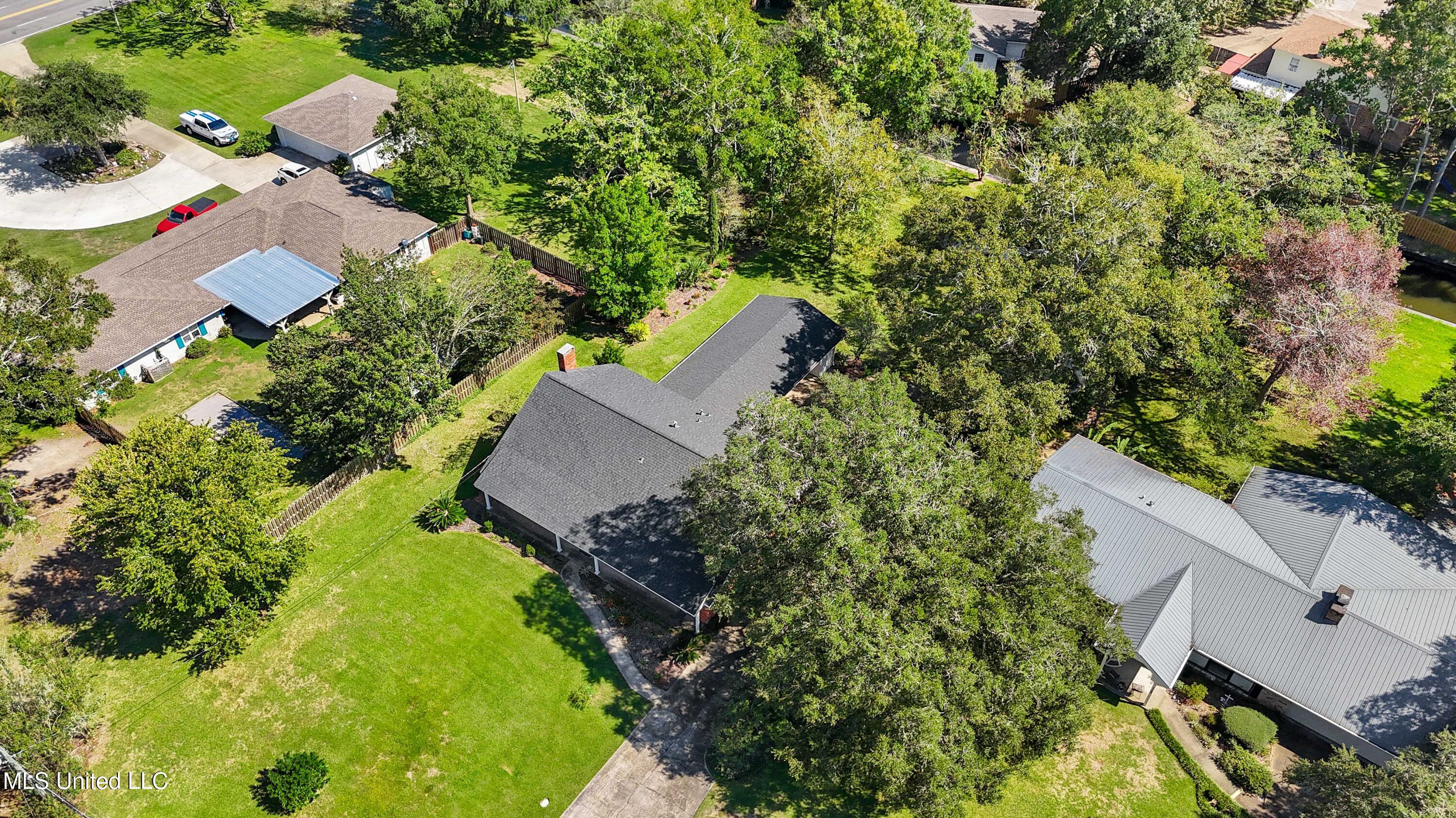 1710 Bates Street Property Photo 38