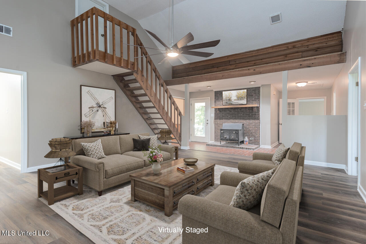 3848 Windermere Property Photo 6