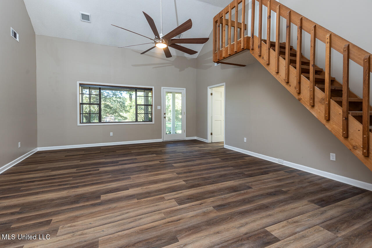 3848 Windermere Property Photo 8