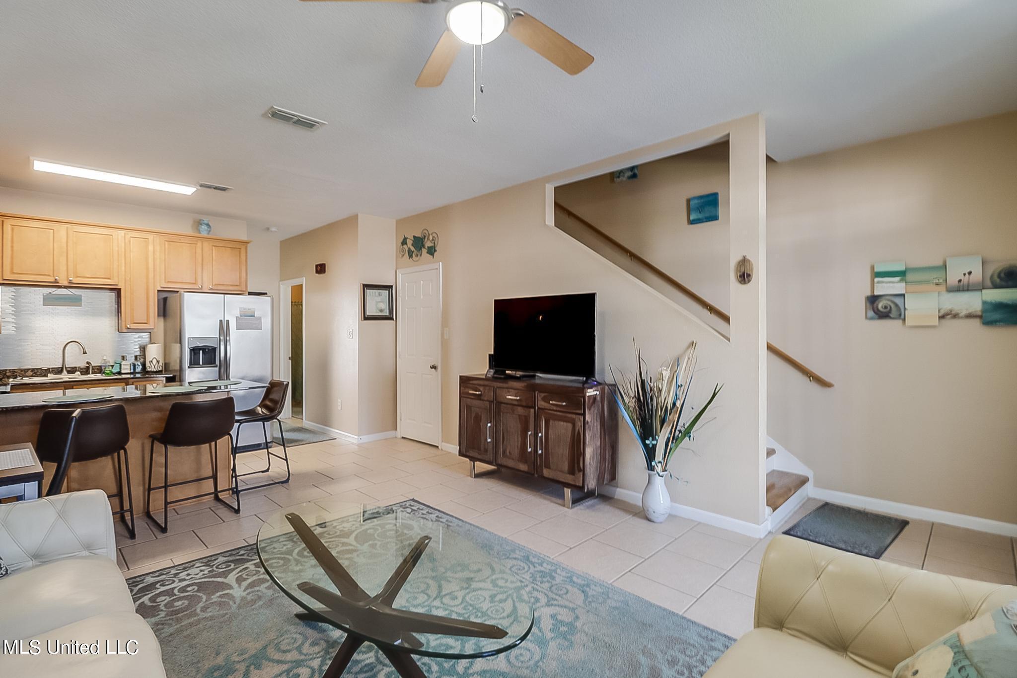 1201 Century Oaks Drive Property Photo 3