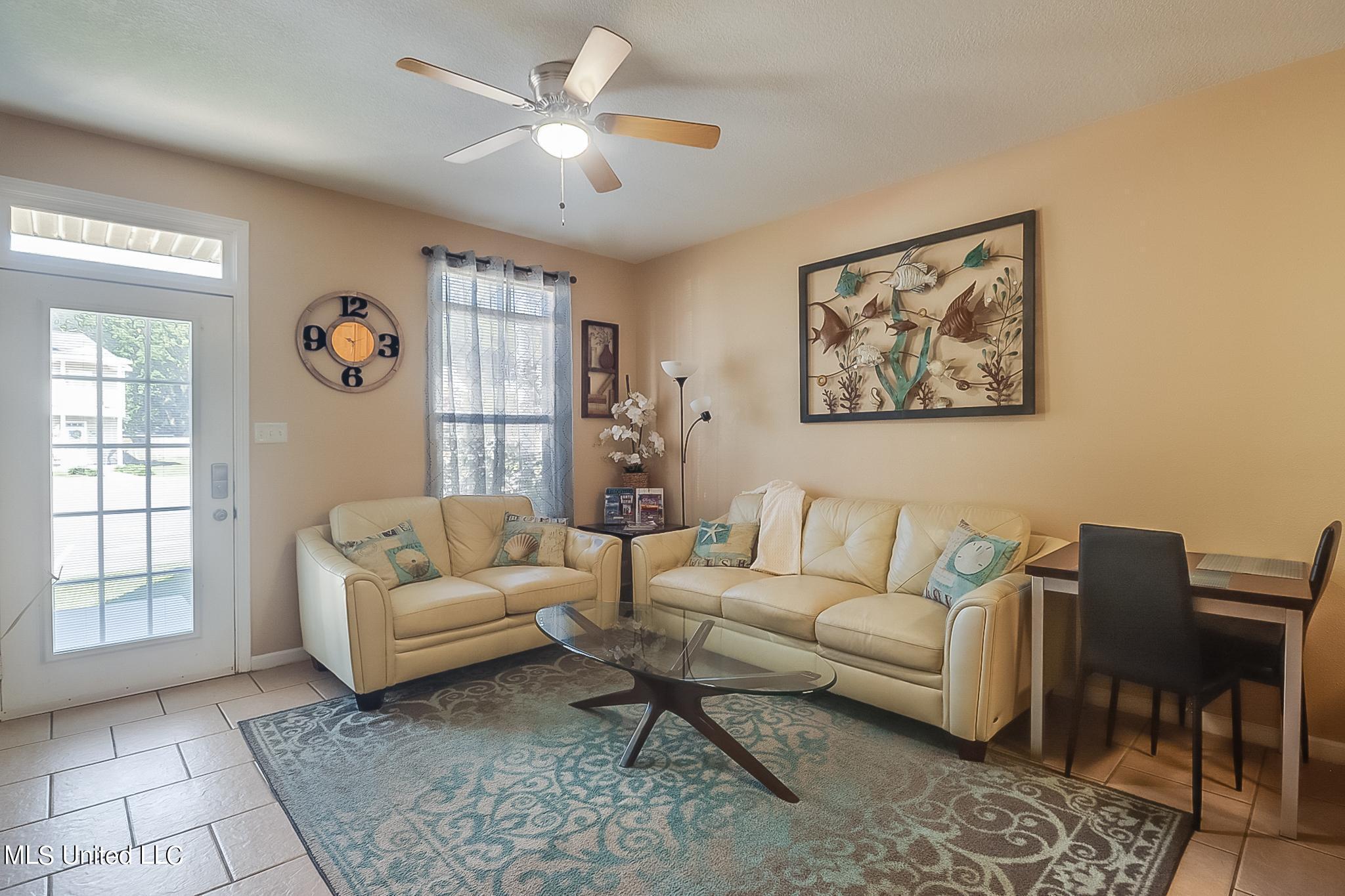 1201 Century Oaks Drive Property Photo 5
