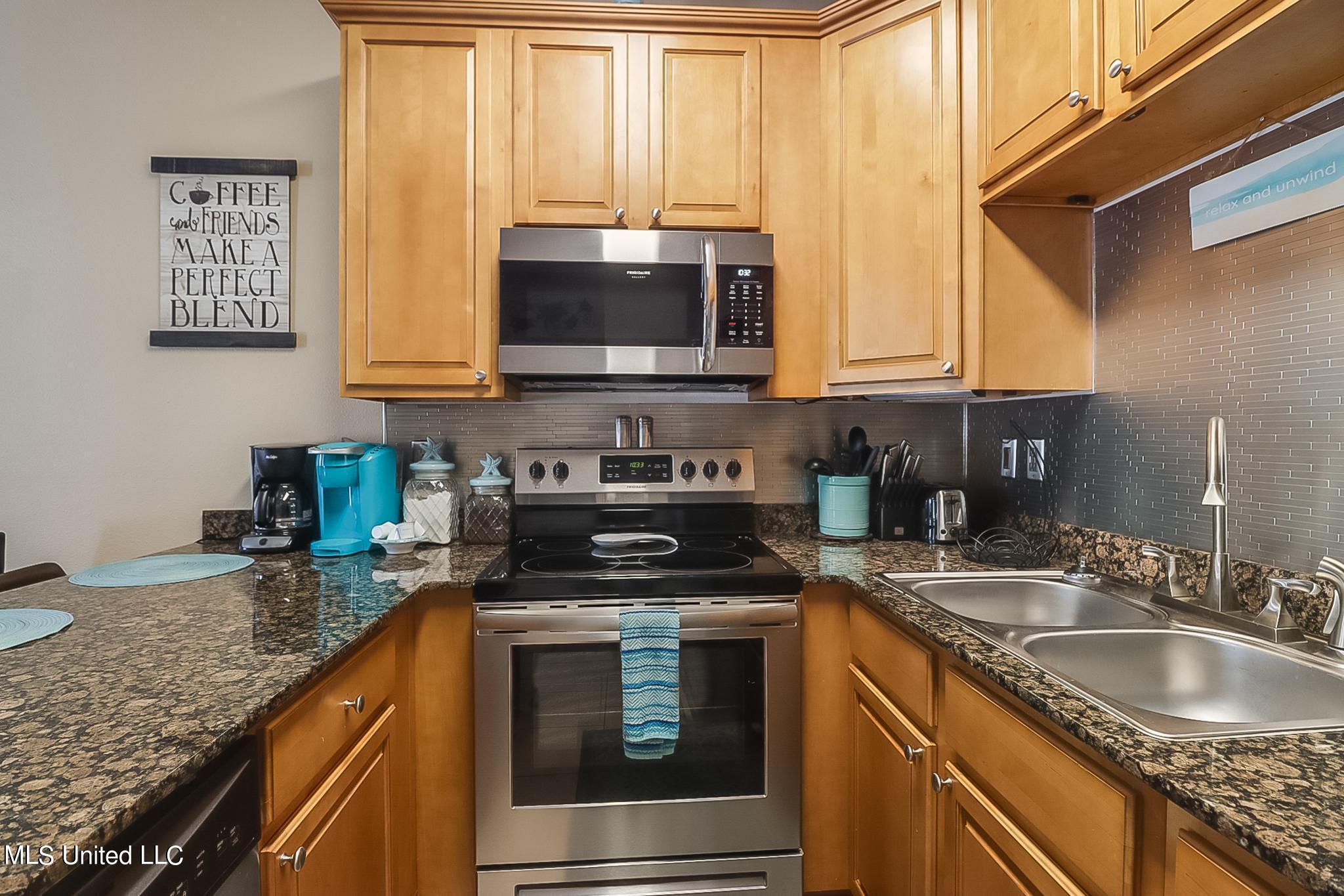 1201 Century Oaks Drive Property Photo 8