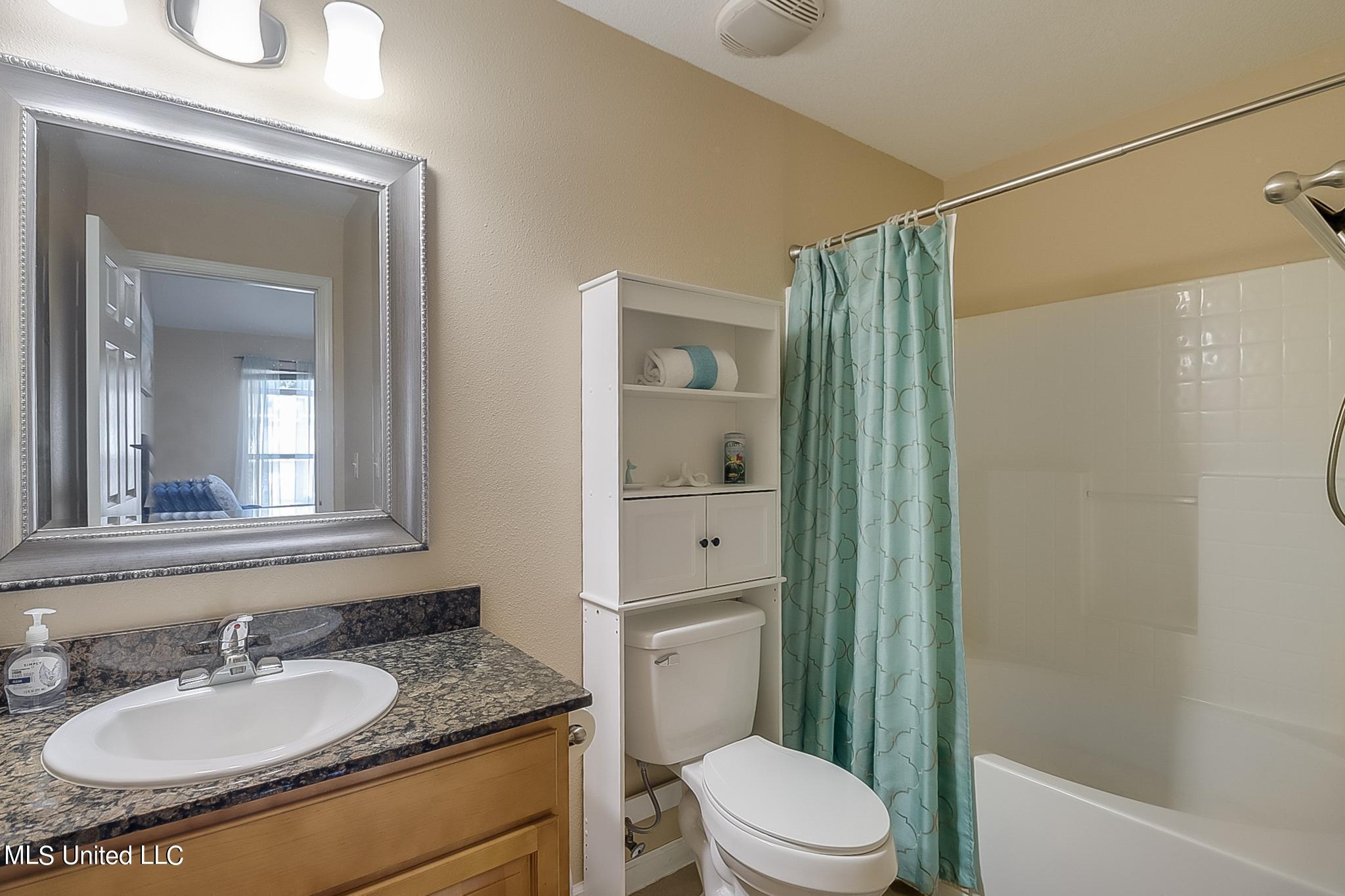 1201 Century Oaks Drive Property Photo 14