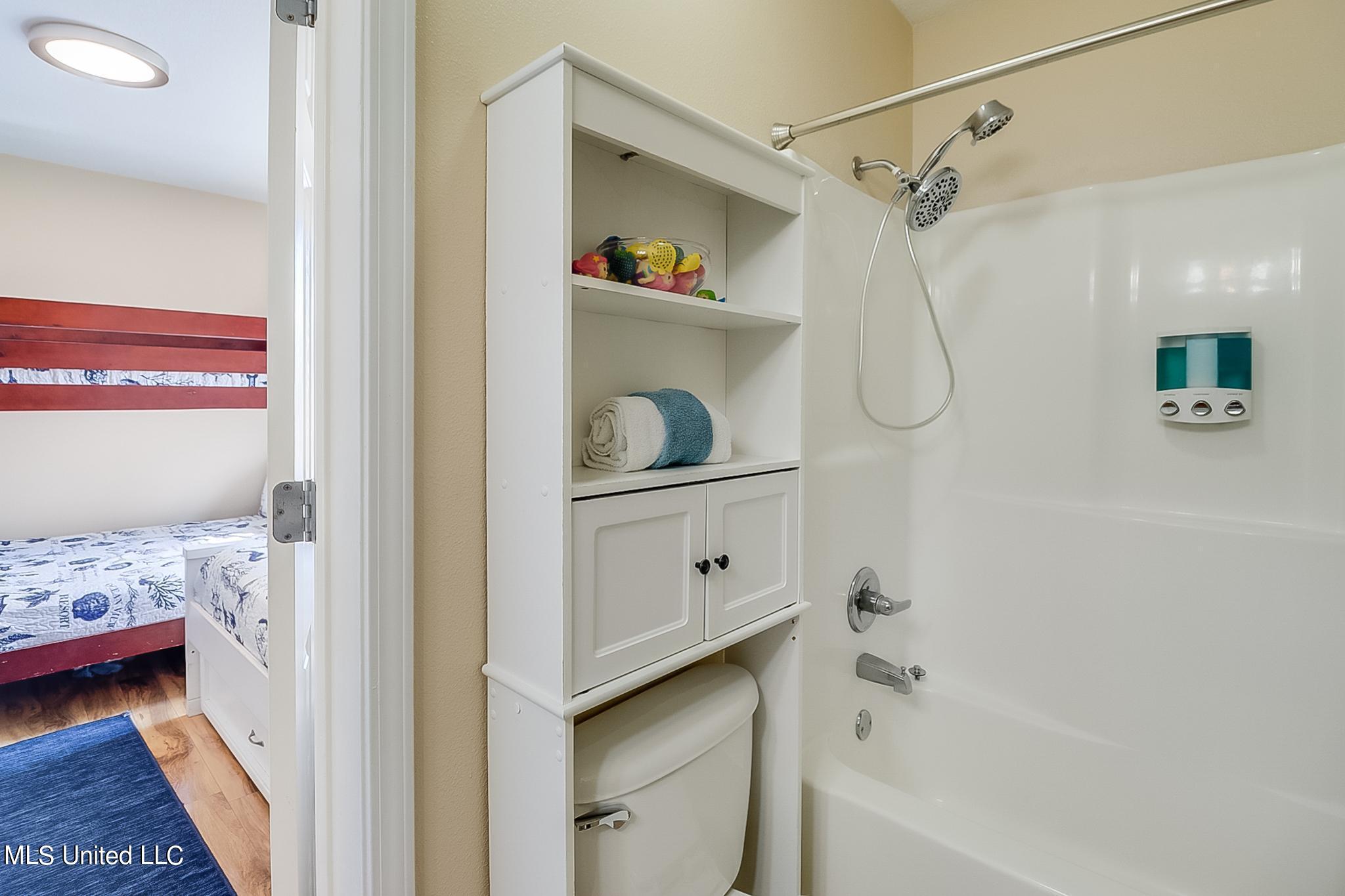 1201 Century Oaks Drive Property Photo 18