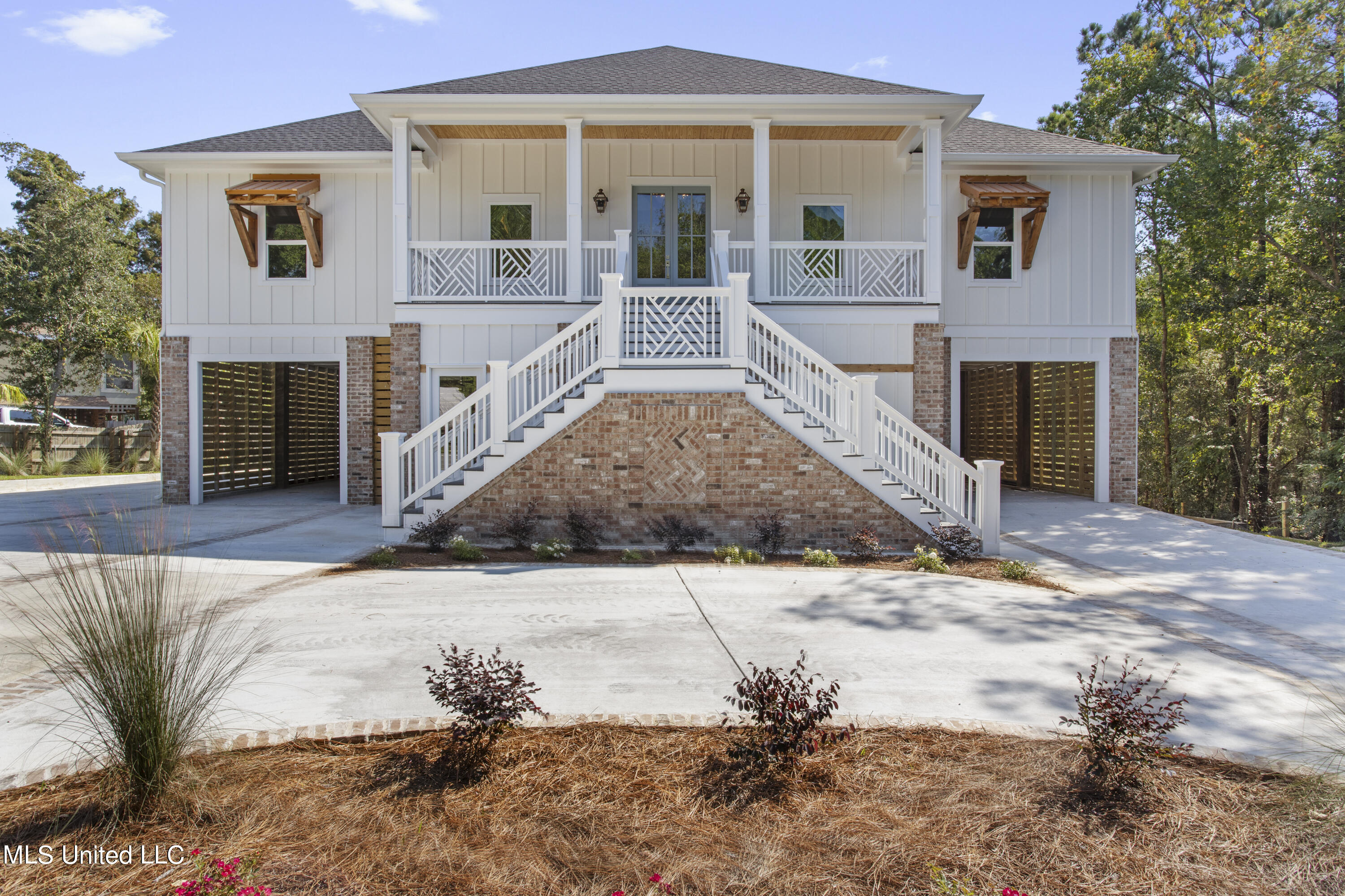 1180 Iola Road Property Photo 2