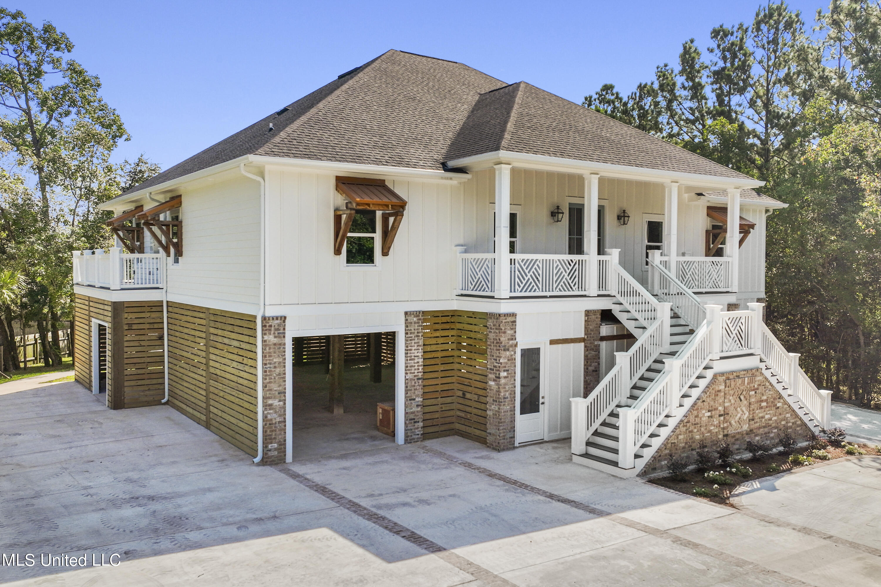 1180 Iola Road Property Photo 3