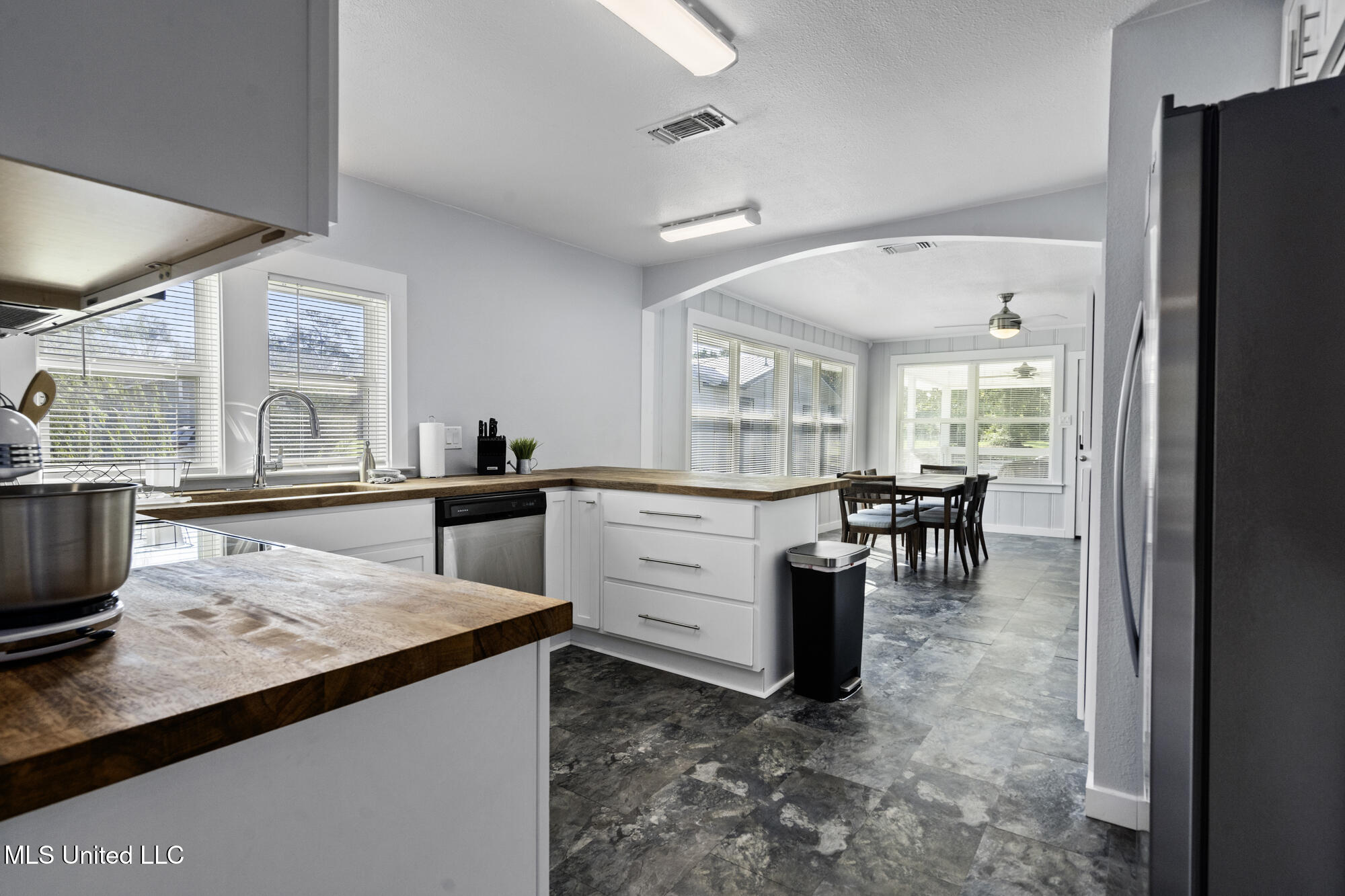 529 Commerce Street Property Photo 3