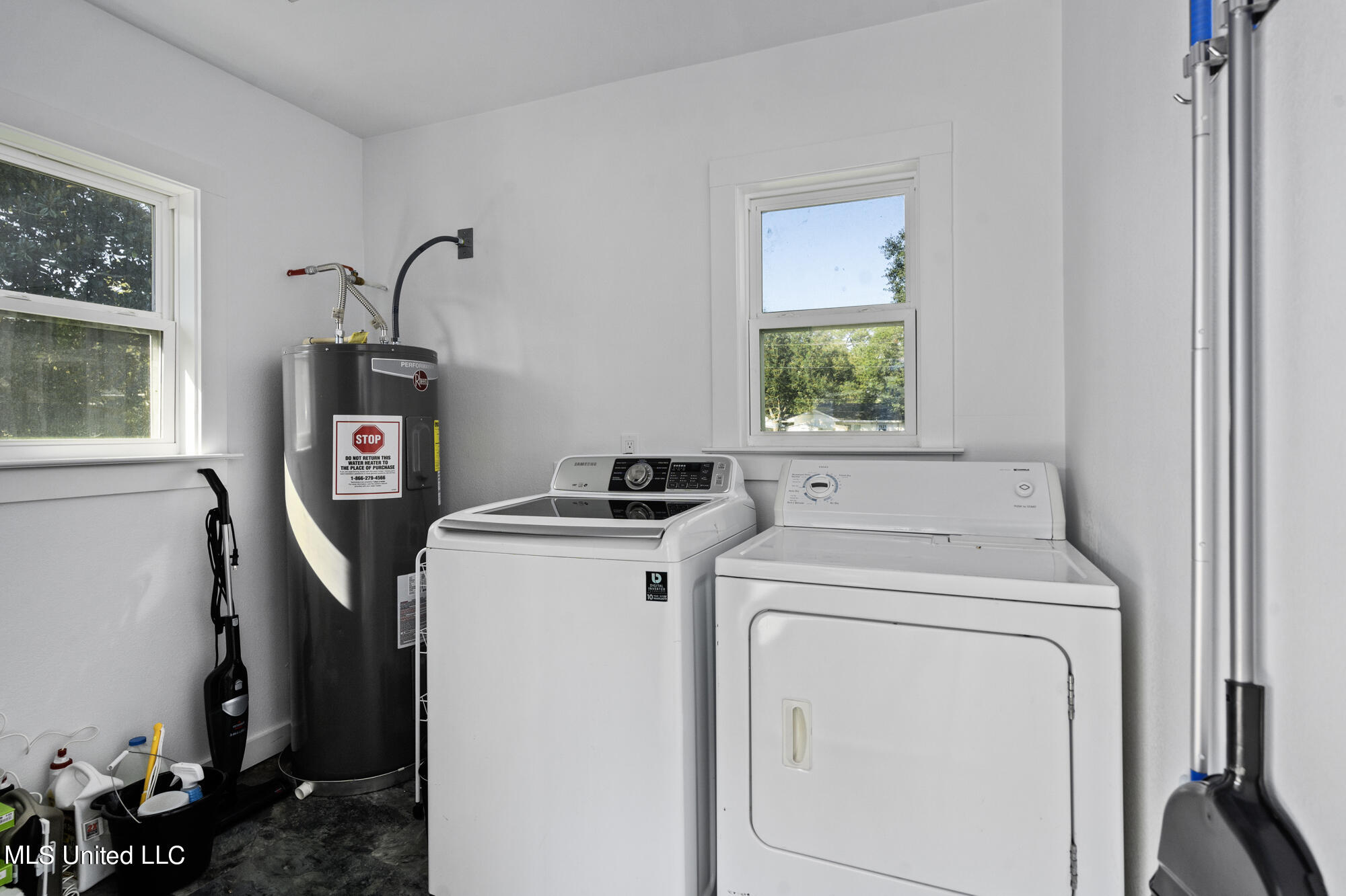 529 Commerce Street Property Photo 22