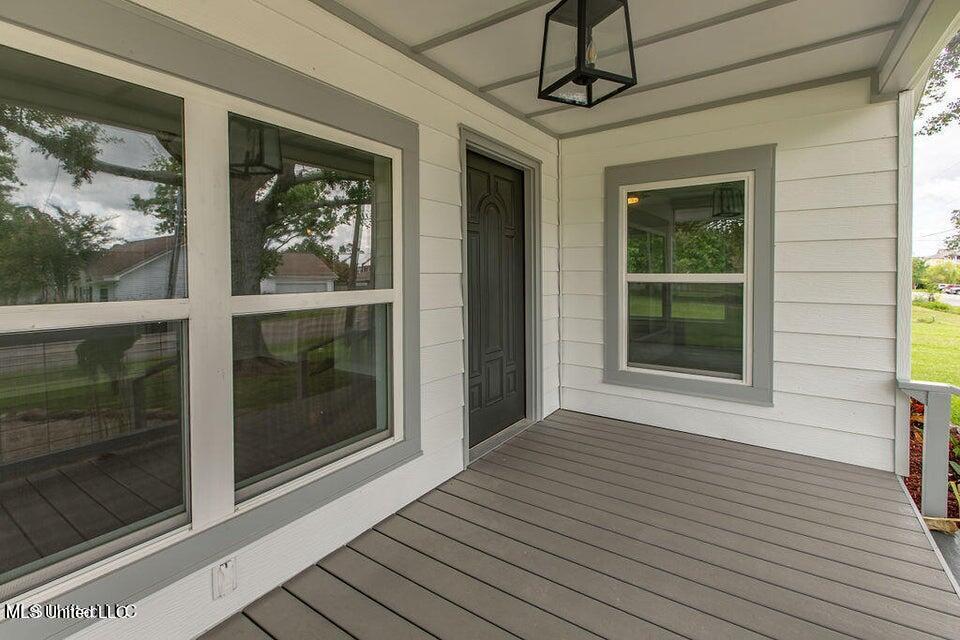529 Commerce Street Property Photo 32