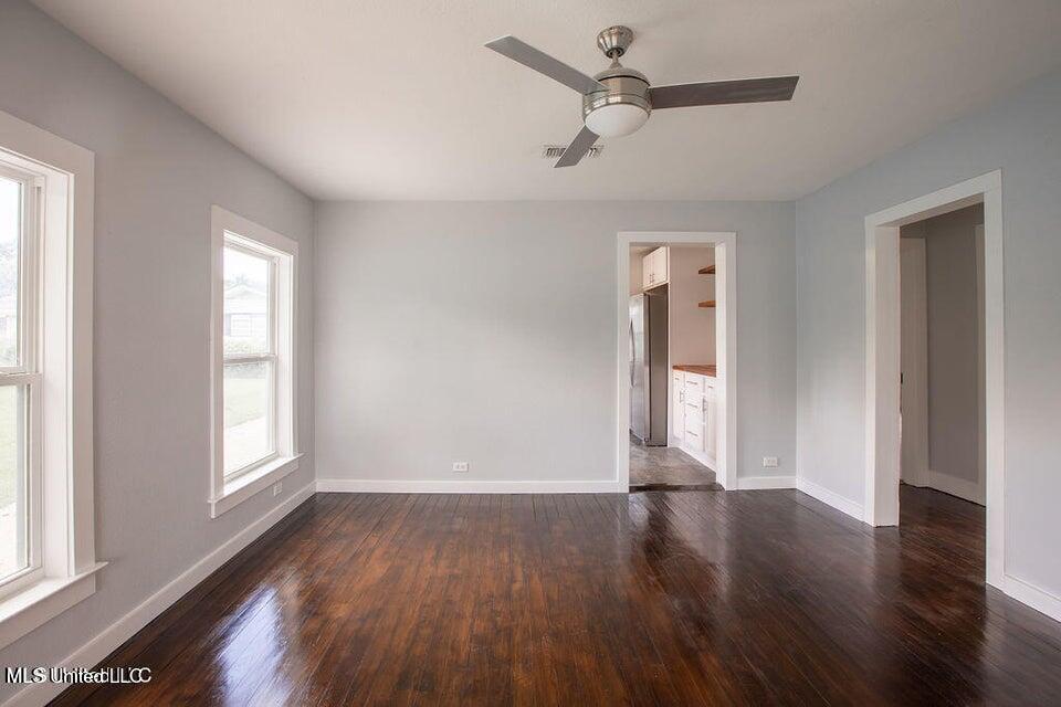 529 Commerce Street Property Photo 33