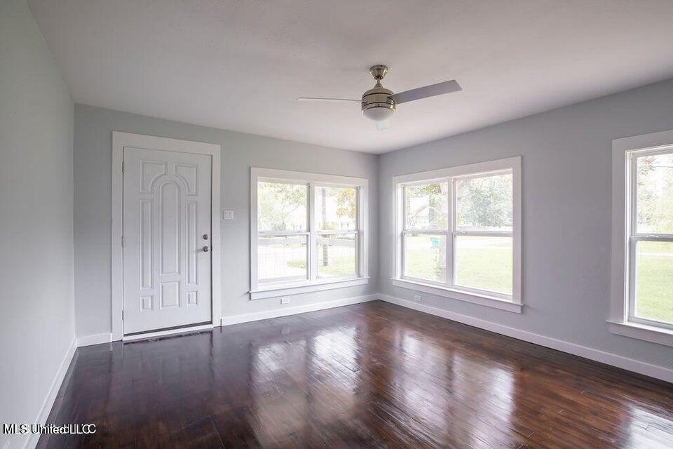 529 Commerce Street Property Photo 35
