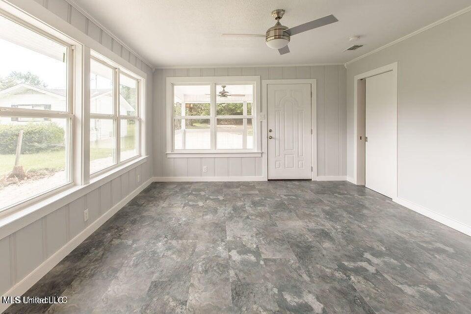529 Commerce Street Property Photo 39