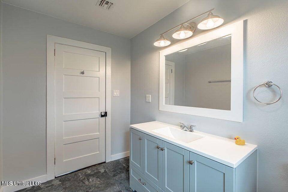 529 Commerce Street Property Photo 49