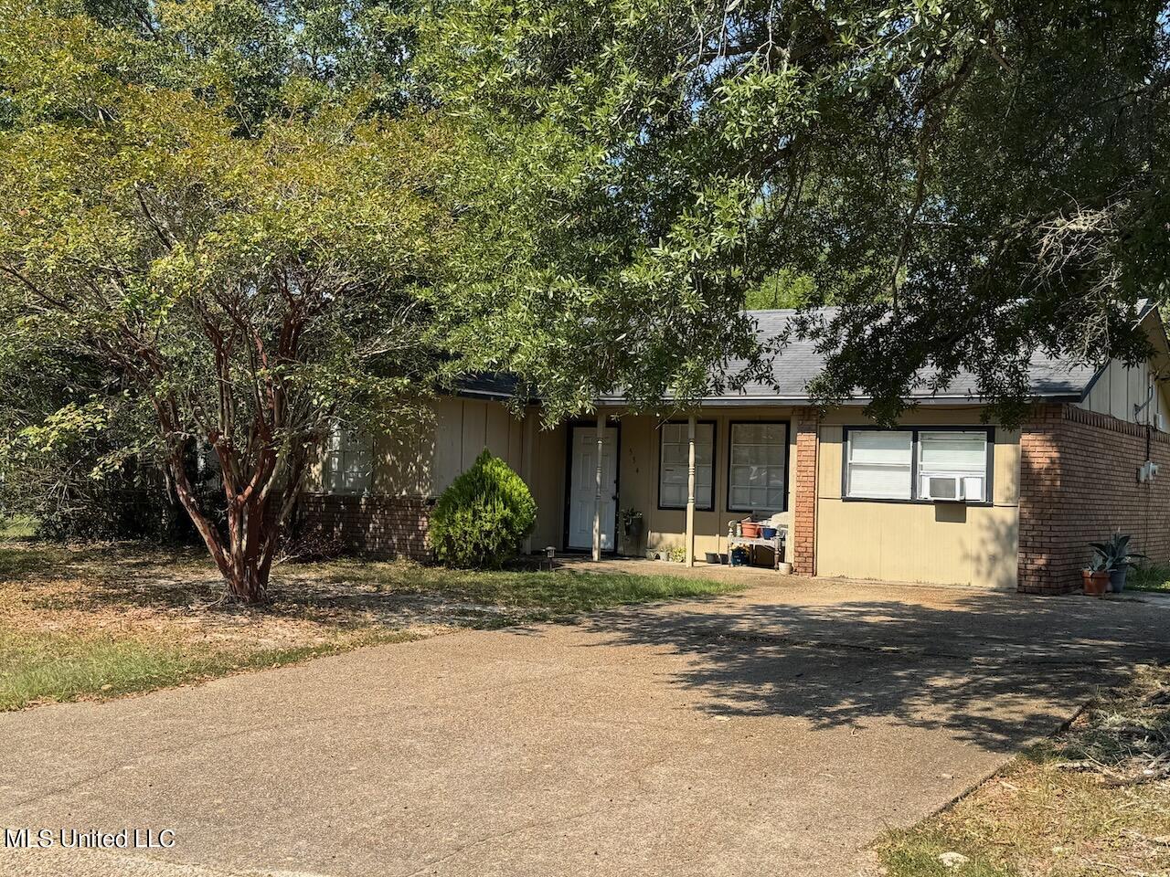 534 N Forest Drive Property Photo 1