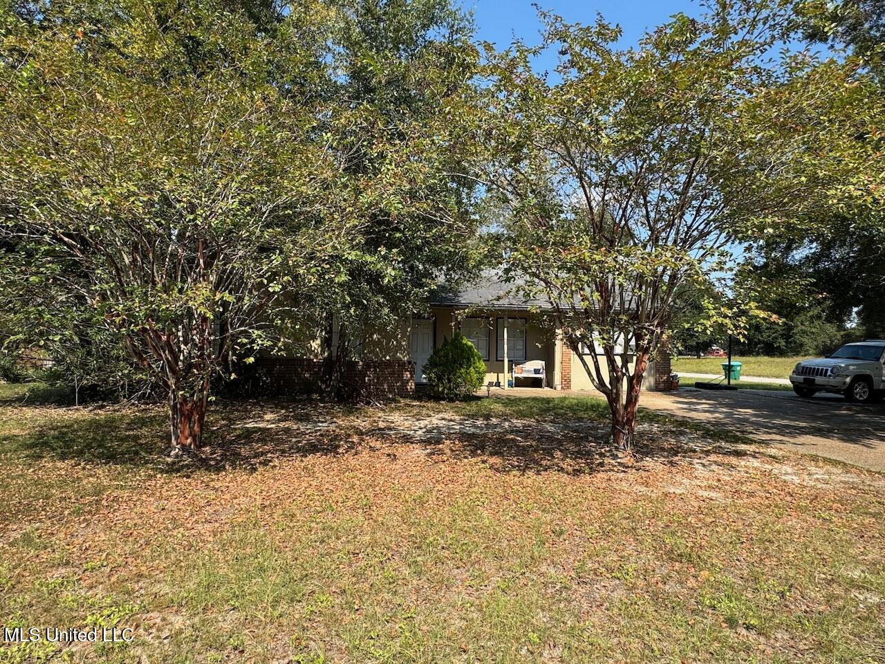 534 N Forest Drive Property Photo 2