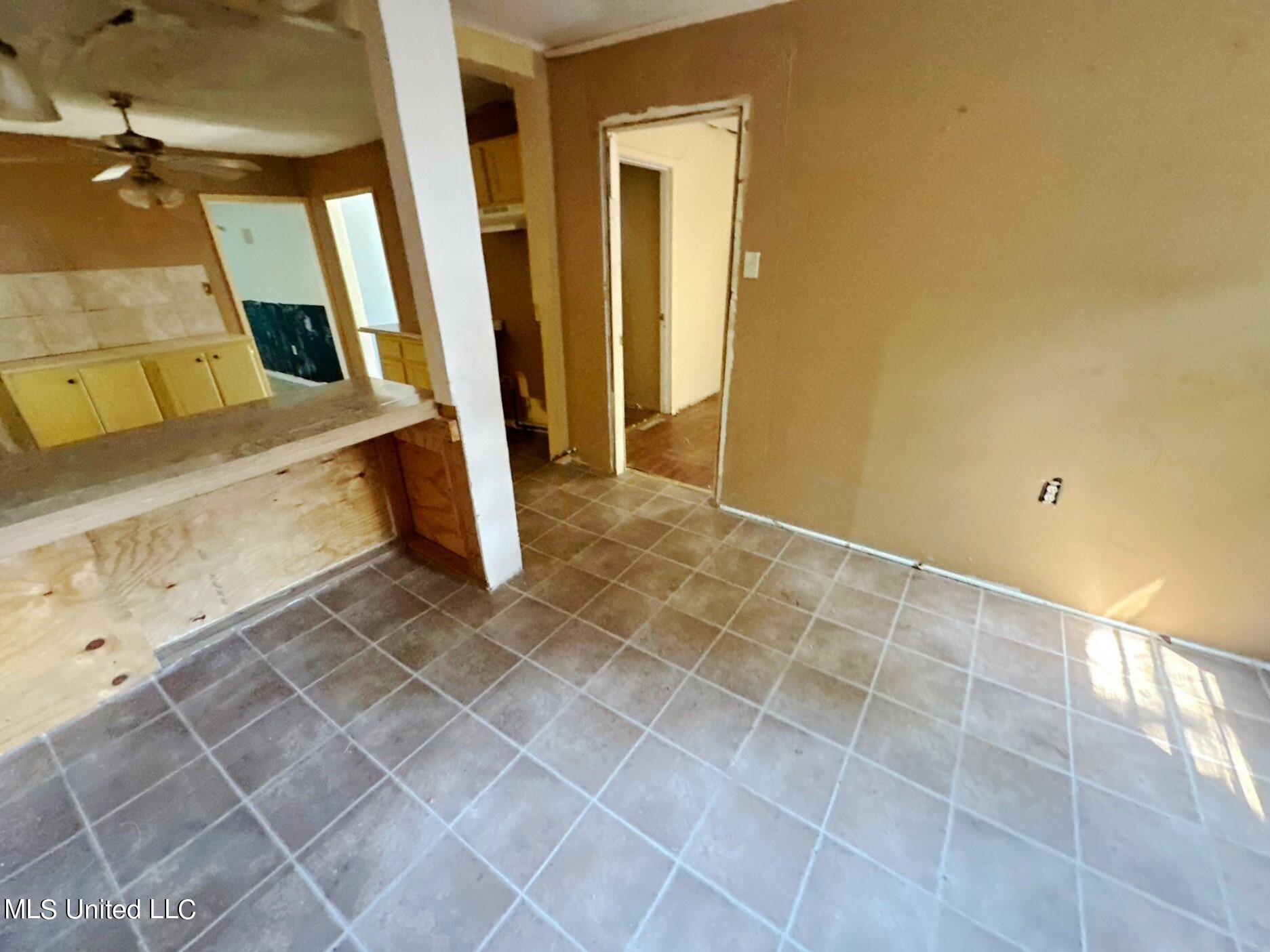 220 Pin Oak Drive Property Photo 7