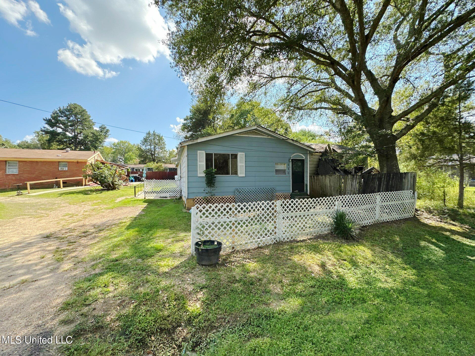 220 Pin Oak Drive Property Photo 21
