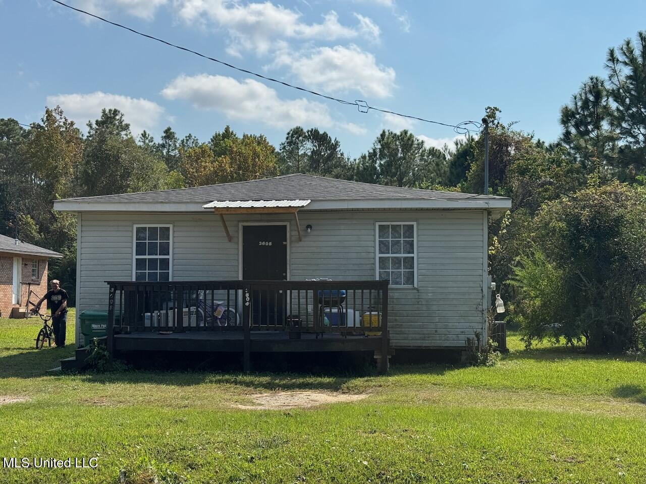 3605 Ganges Street Property Photo 1